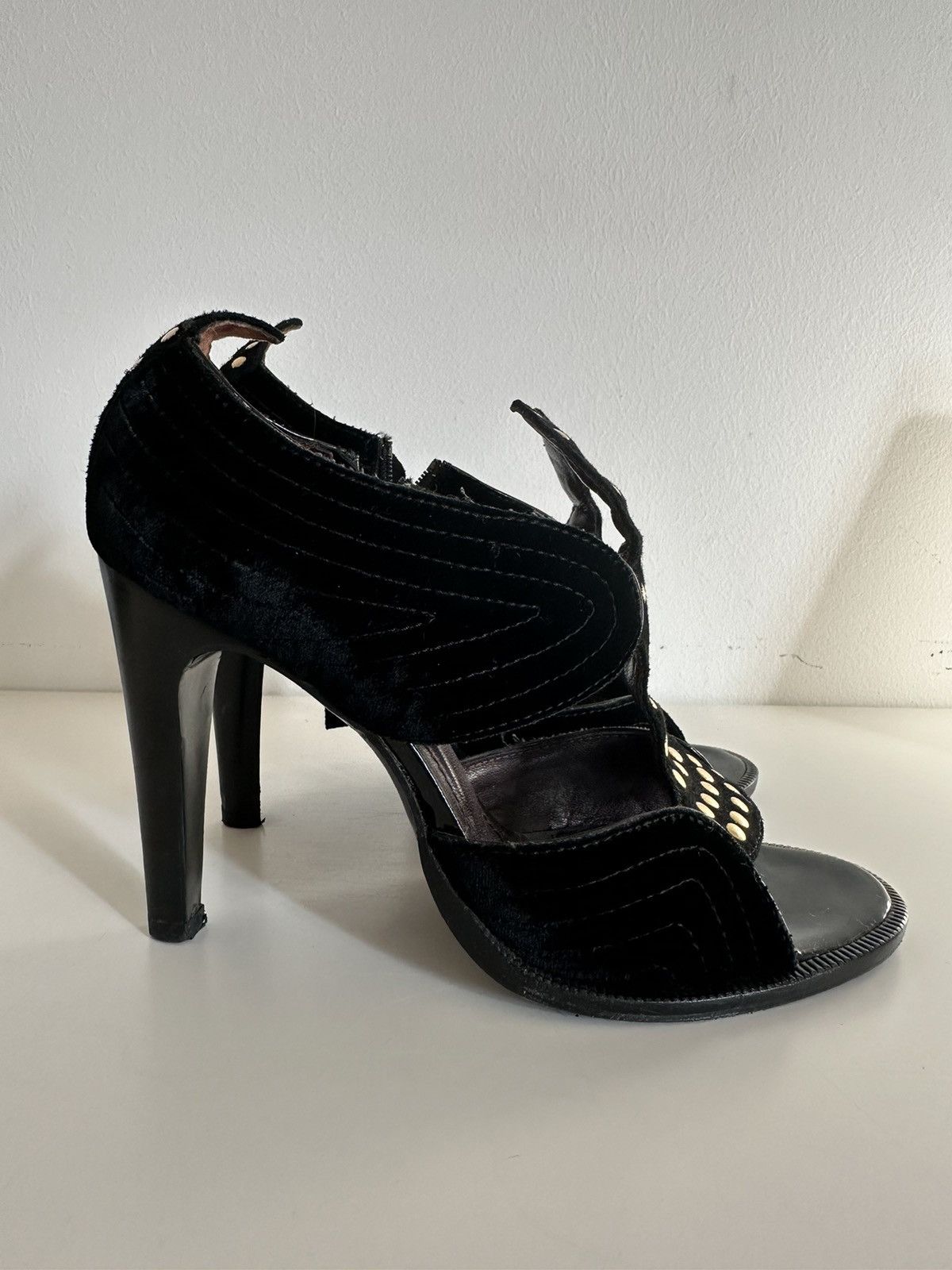 Vanessa Bruno Gold studded Vanesa Bruno velvet heels Size US 8 / IT 38 - 2 Thumbnail