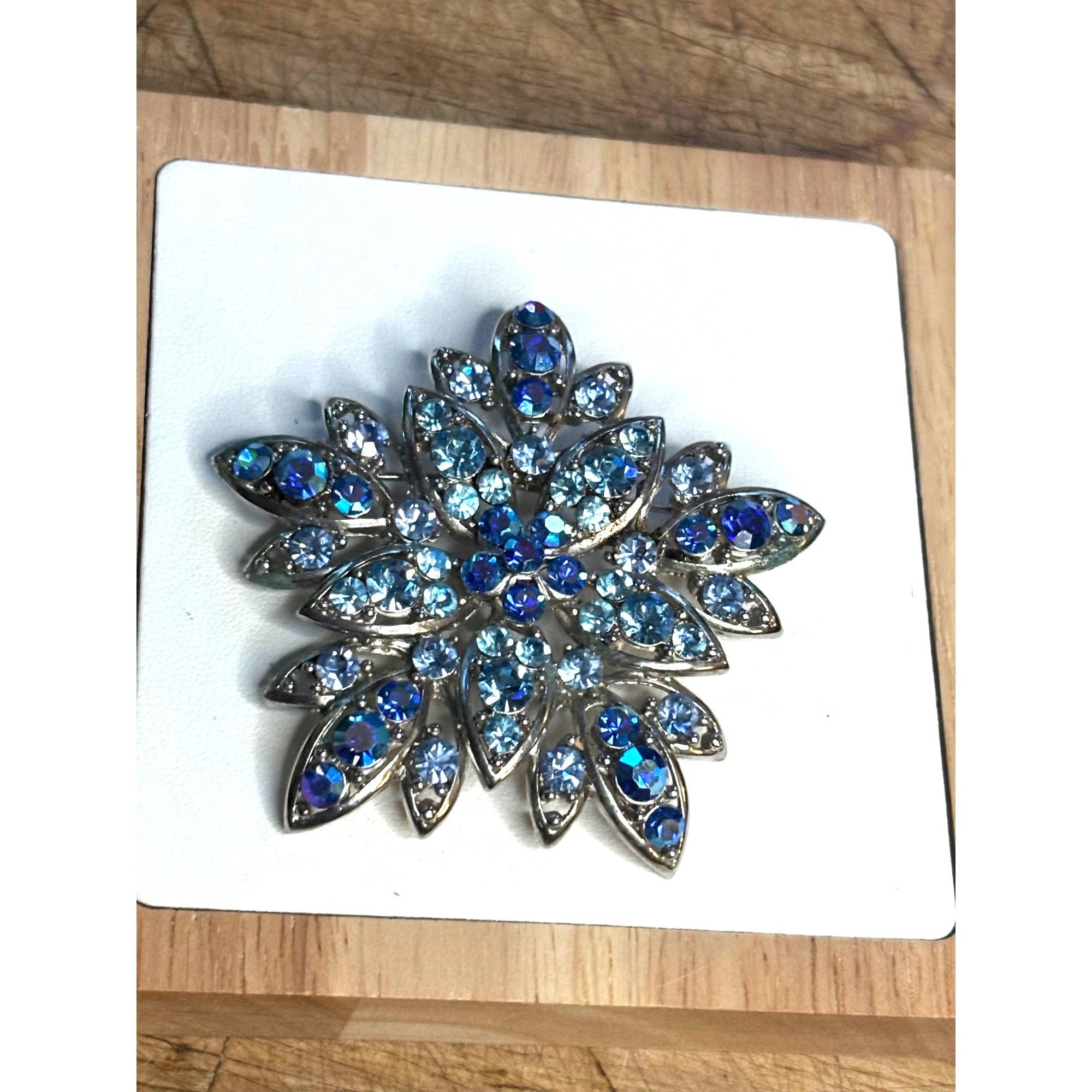 Other Vintage Rhinestone Snowflake Brooch Pin Size ONE SIZE - 1 Thumbnail