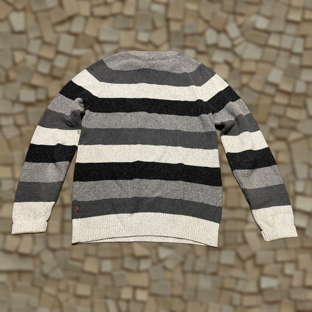 Izod IZOD Sweater Women's Size Medium Gray Black Striped Pullover Knit Size M / US 6-8 / IT 42-44 - 1 Thumbnail