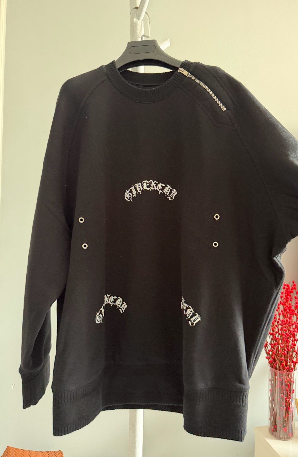 Givenchy Black Givenchy Hoodie L Size Size US L / EU 52-54 / 3 - 1 Thumbnail