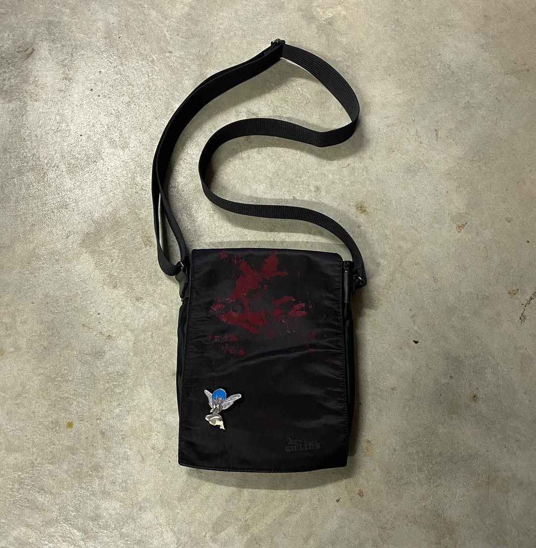Jean Paul Gaultier Jean Paul Gaultier AW98 “Blood Drip Messenger Bag” Size ONE SIZE - 1 Thumbnail