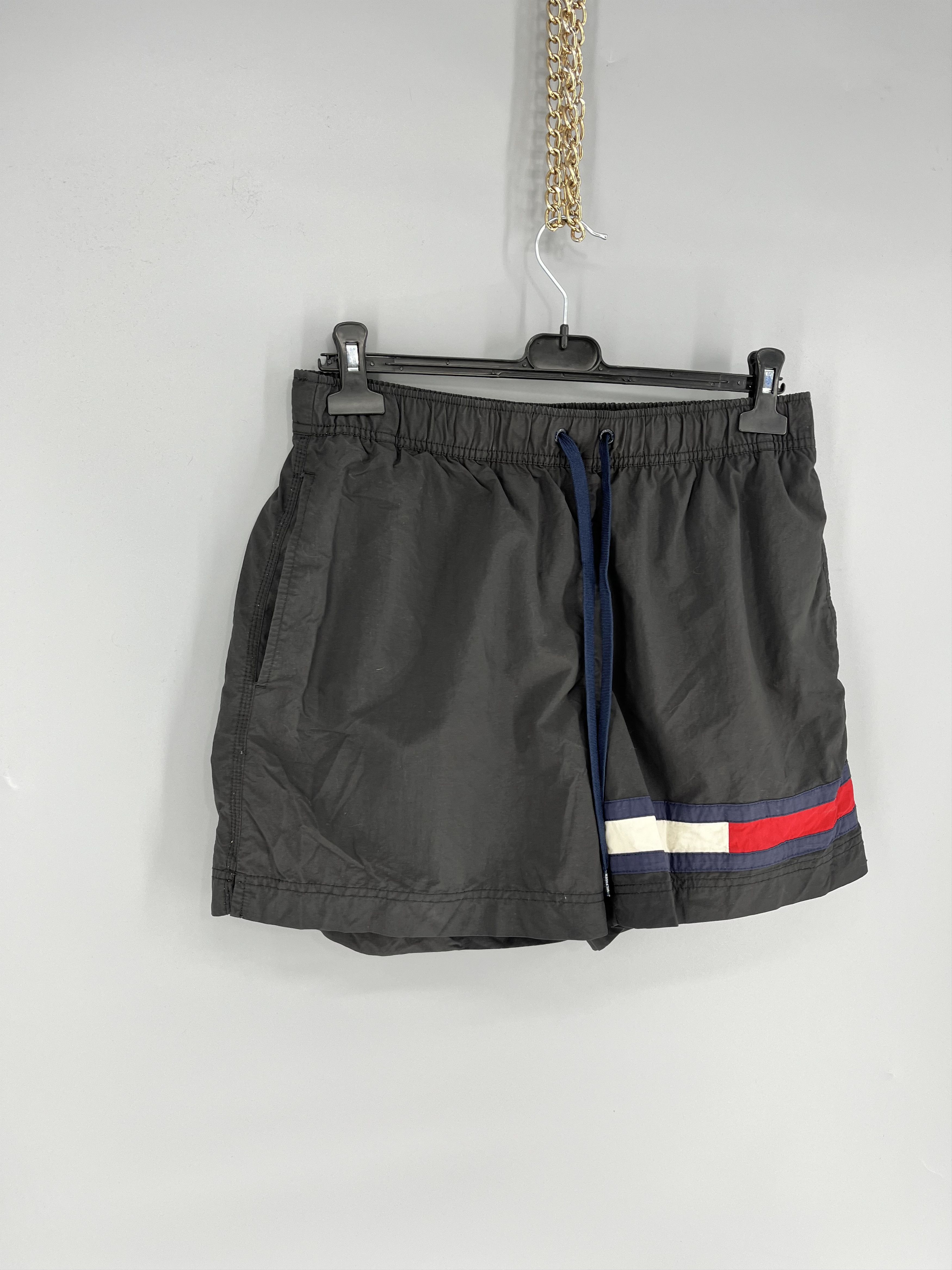 Tommy Hilfiger 90s Vintage Tommy Hilfiger Navy Nylon Big Logo Shorts Travis Size US 34 / EU 50 - 2 Thumbnail