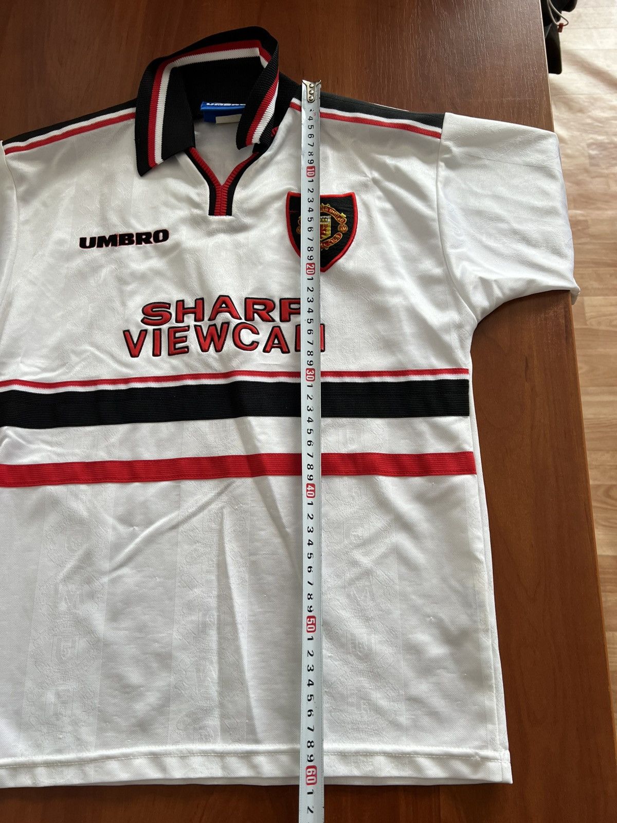 Umbro 1997/98 MANCHESTER UNITED #7 BECKHAM SOCCER JERSEY 10/11 YR Size US XXS / EU 40 - 20 Thumbnail