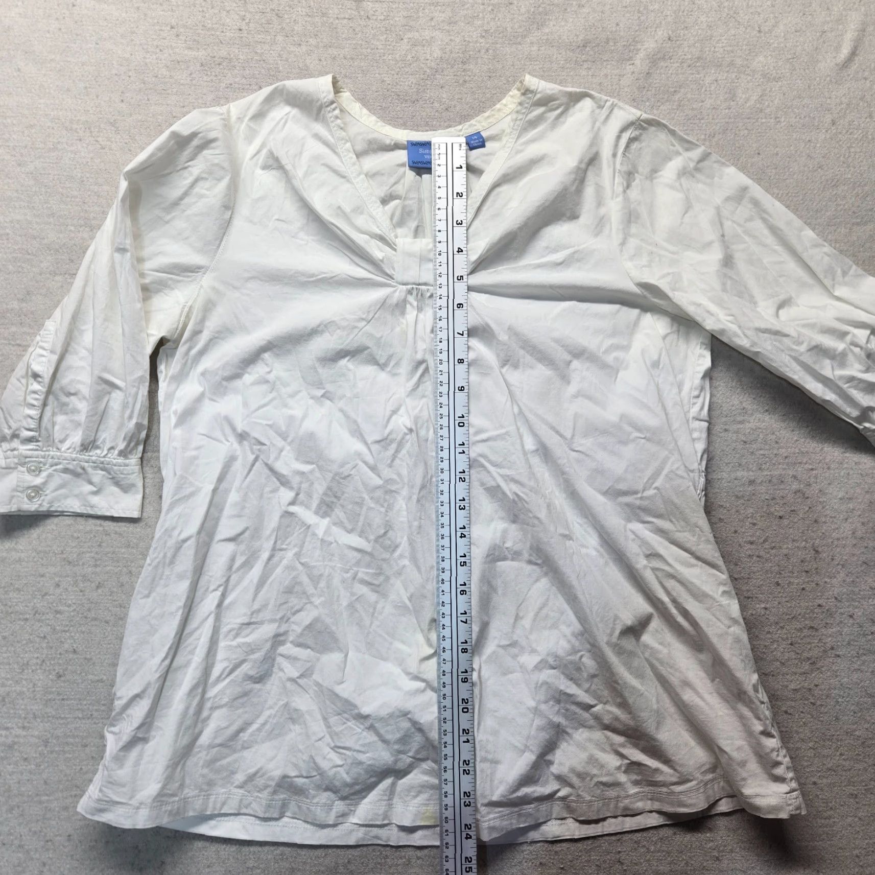 Vintage VINTAGE? No, it's not vintage. Simply Vera Wang Shirt Solid White V Neck Ruffle Half Sleeve Adult Women's 14 Size XL / US 12-14 / IT 48-50 - 5 Thumbnail