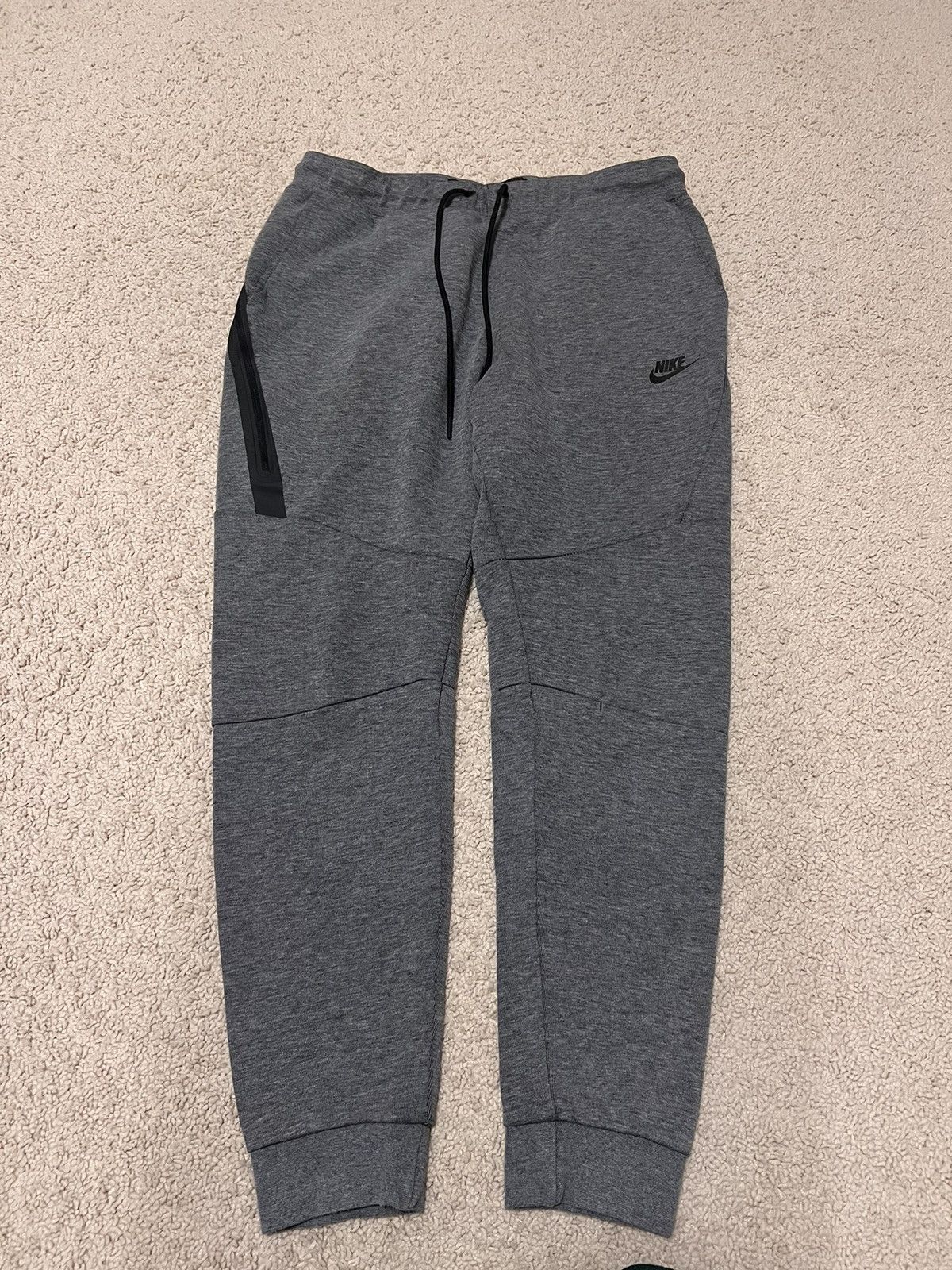 Nike Nike tech fleece joggers (1M) Size US 32 / EU 48 - 1 Thumbnail
