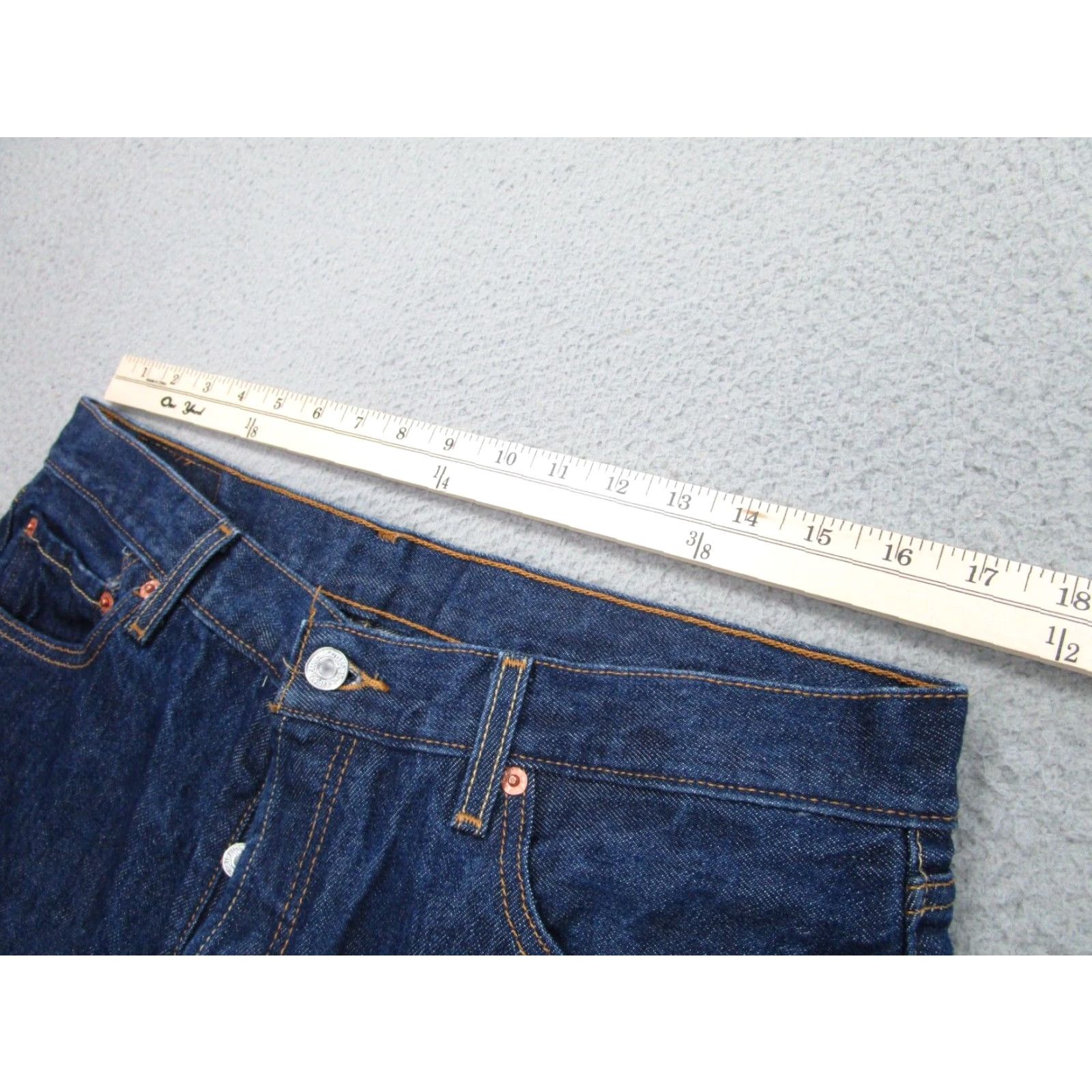 Levi's VINTAGE Levi's 501 Jeans Mens 34x30 Blue Denim Straight Regular Fit USA Size US 34 / EU 50 - 4 Thumbnail