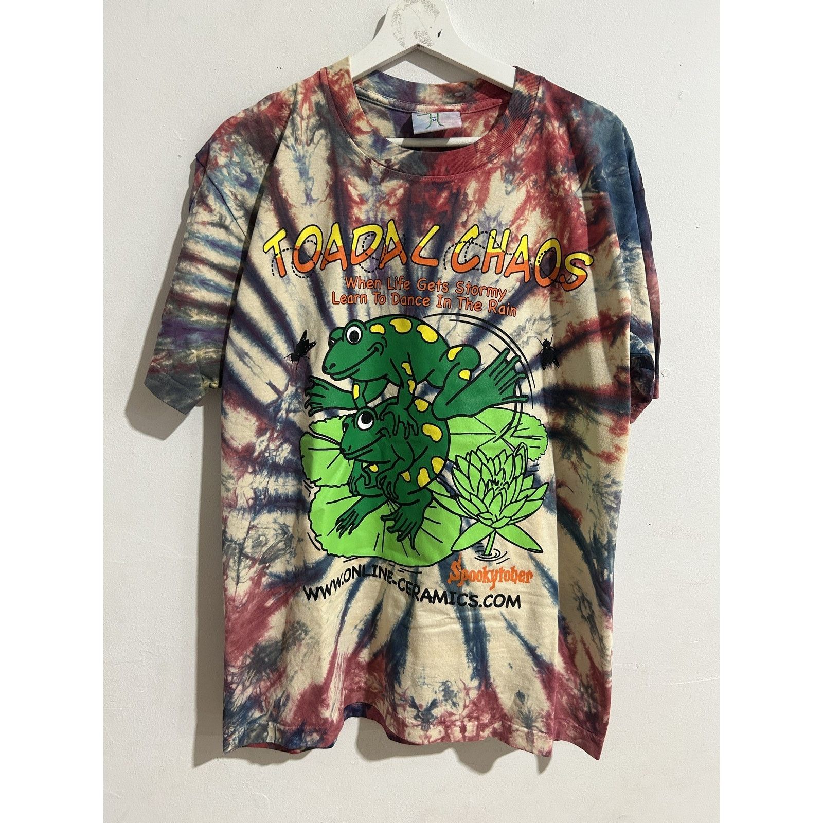 Online Ceramics ONLINE CERAMICS TOADAL CHAOS TIE DYE SIZE LARGE PREOWNED Size US L / EU 52-54 / 3 - 1 Thumbnail