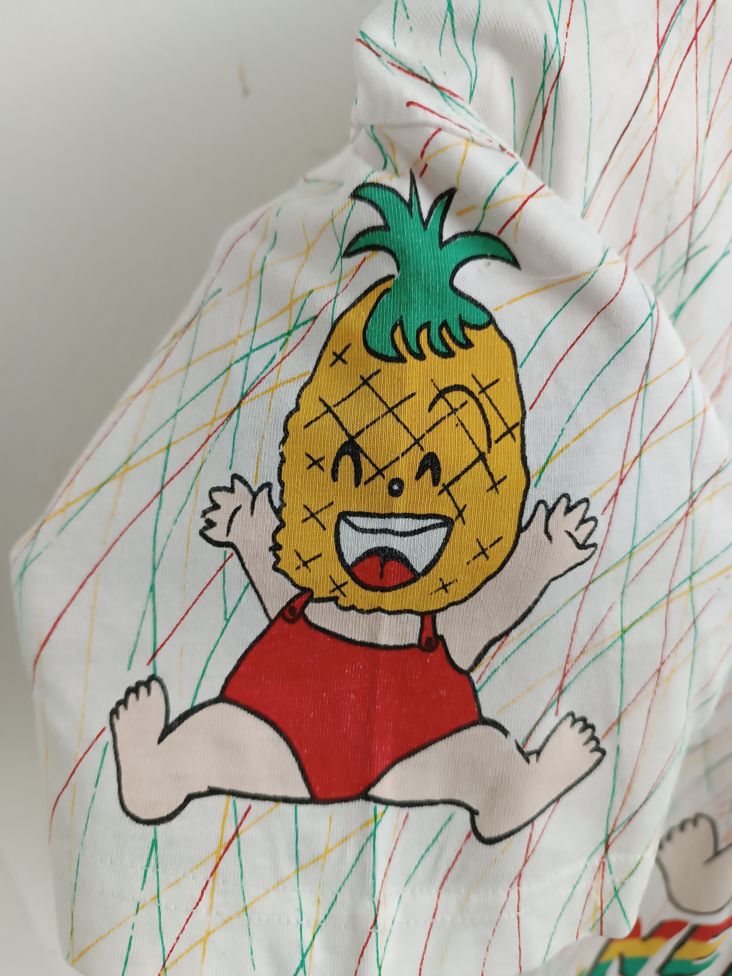 Anime VINTAGE 90'S PINNEAPPLE BOY AOP OKINAWA JAPAN TEE VERY RARE Size US M / EU 48-50 / 2 - 13 Thumbnail