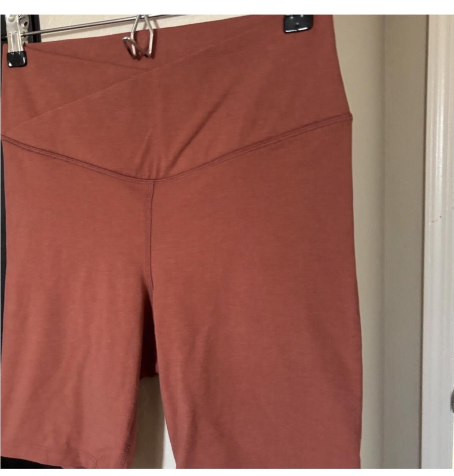 Old Navy (Old Navy) Women's Terracotta Bike Shorts Size 32" / US 10 / IT 46 - 2 Thumbnail