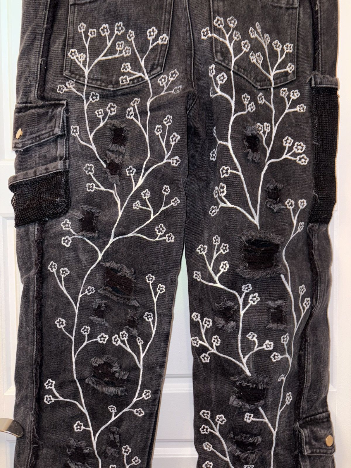 Jakischrist JAKISCHRIST “Floral Distressed Cargo Jeans” Size US 31 - 9 Thumbnail