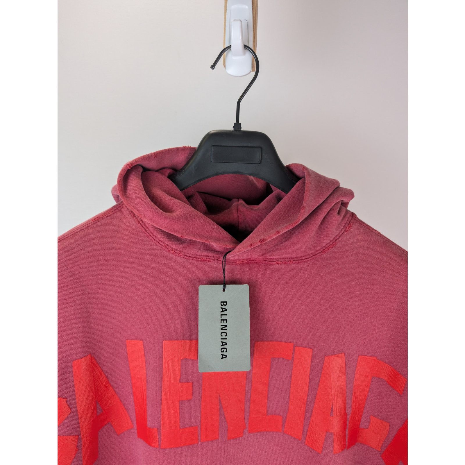 Balenciaga o1rshd1 Tape Type Ripped Pocket Hoodie in Raspberry Size US S / EU 44-46 / 1 - 7 Thumbnail