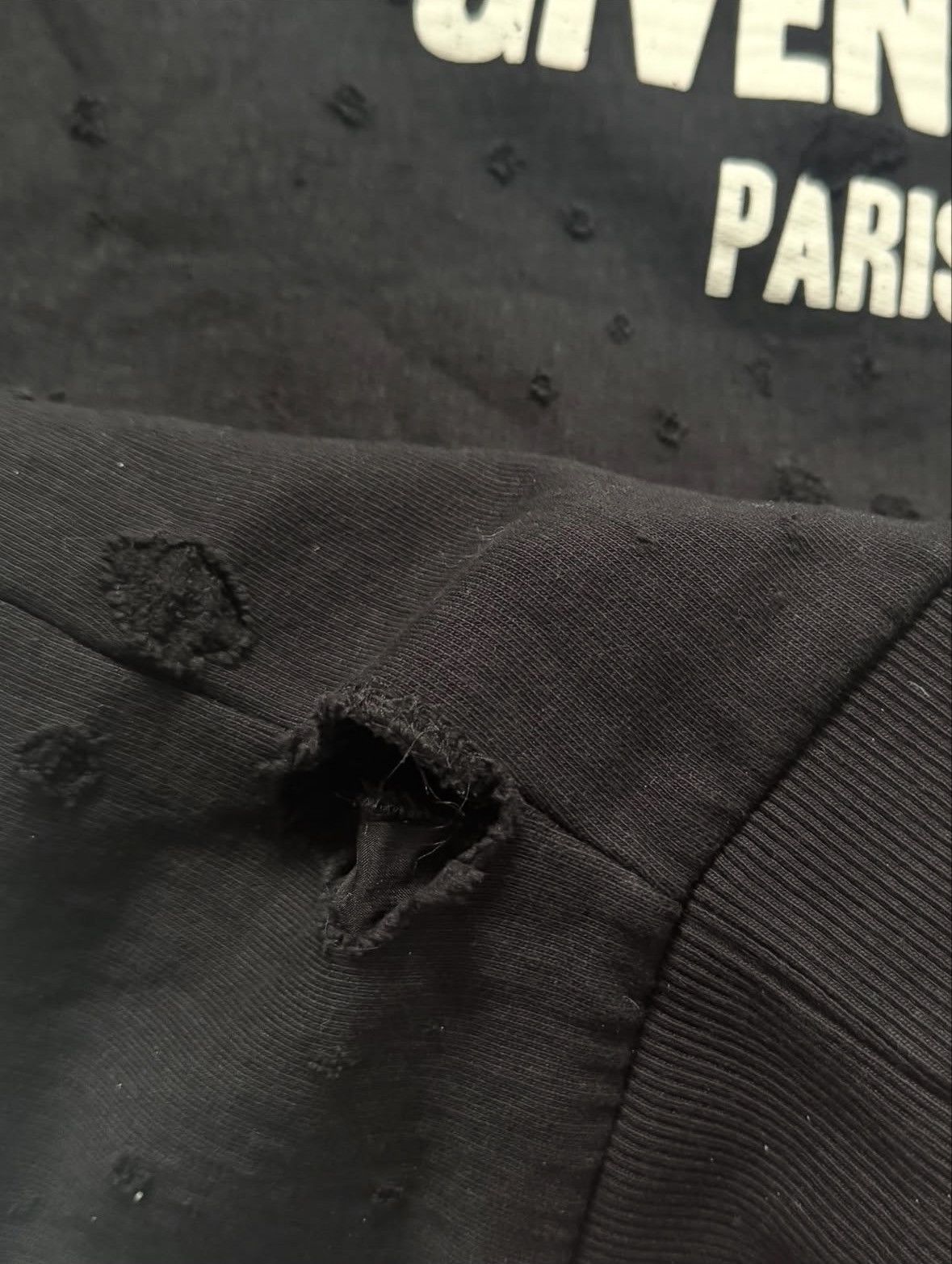 Givenchy Givenchy distressed logo crewneck Size US S / EU 44-46 / 1 - 6 Thumbnail