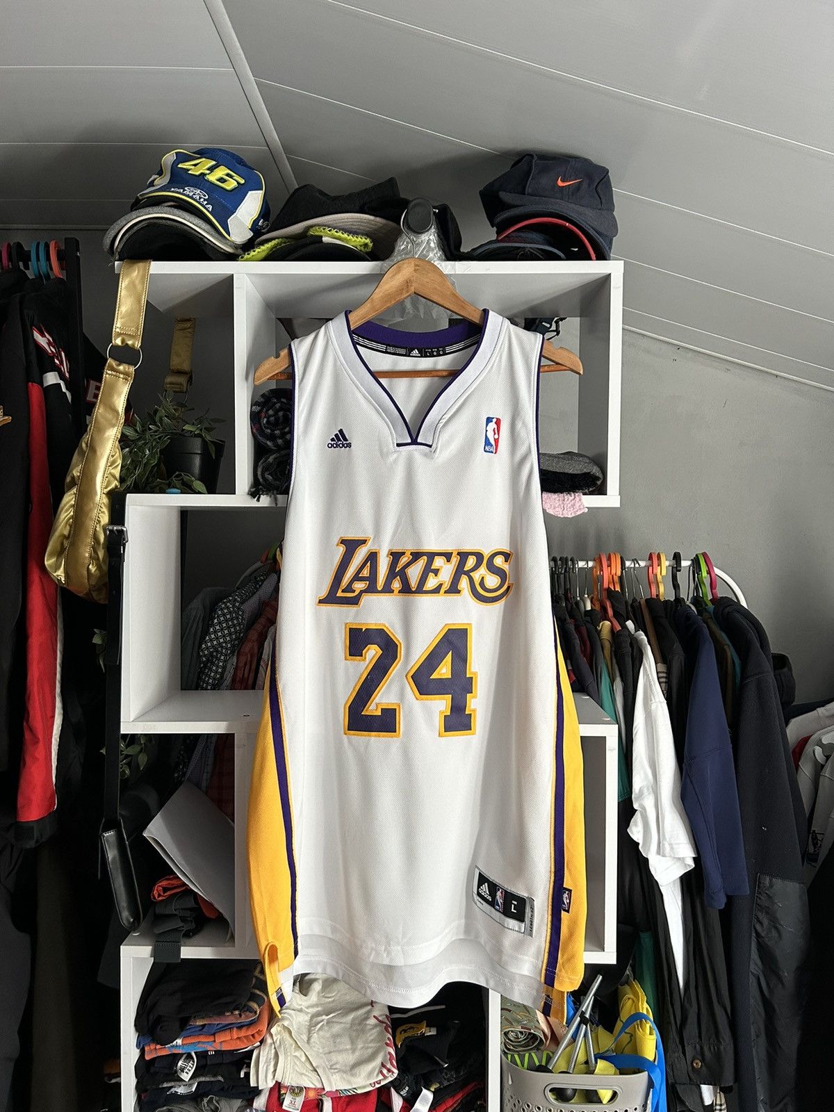 NBA Los Angeles Lakers #24 Bryant Adidas Basketball NBA jersey Size US L / EU 52-54 / 3 - 3 Thumbnail