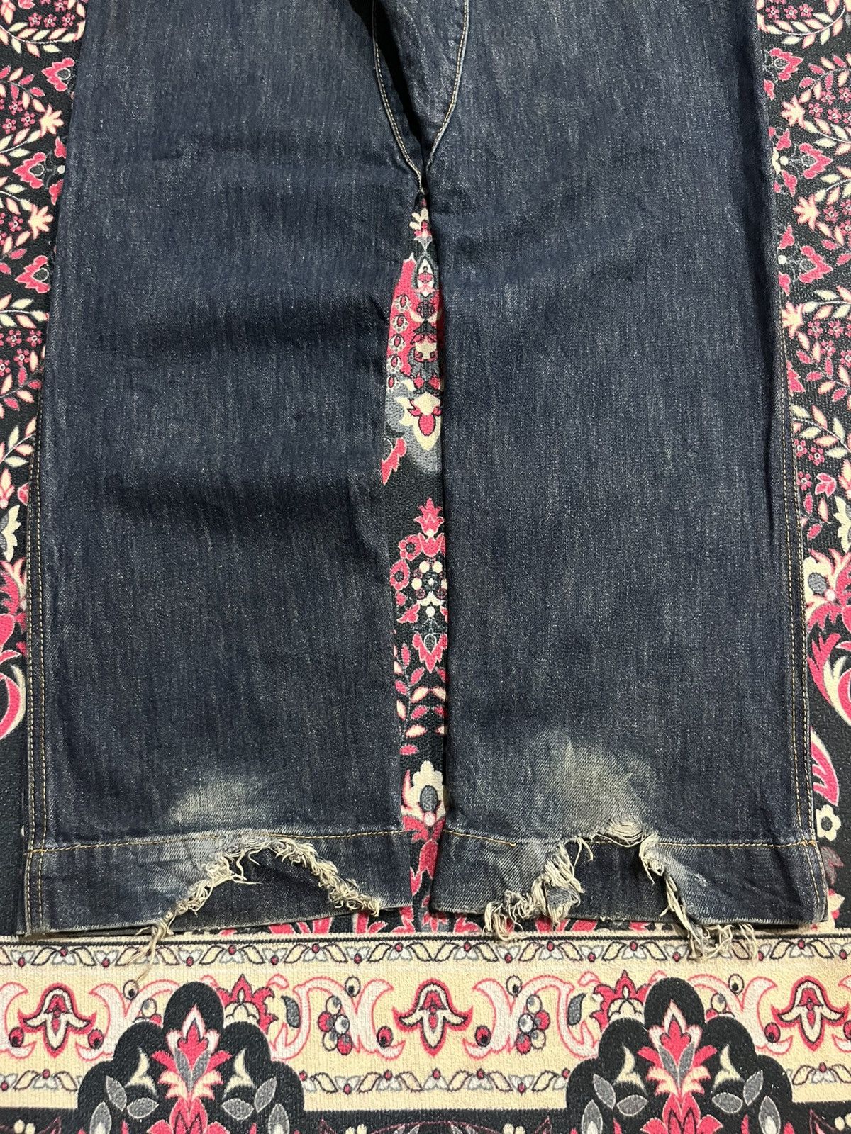 X-LARGE Vintage X-Large Dark Blue Washed Frayed Leg Loose Jeans Size US 32 / EU 48 - 10 Thumbnail