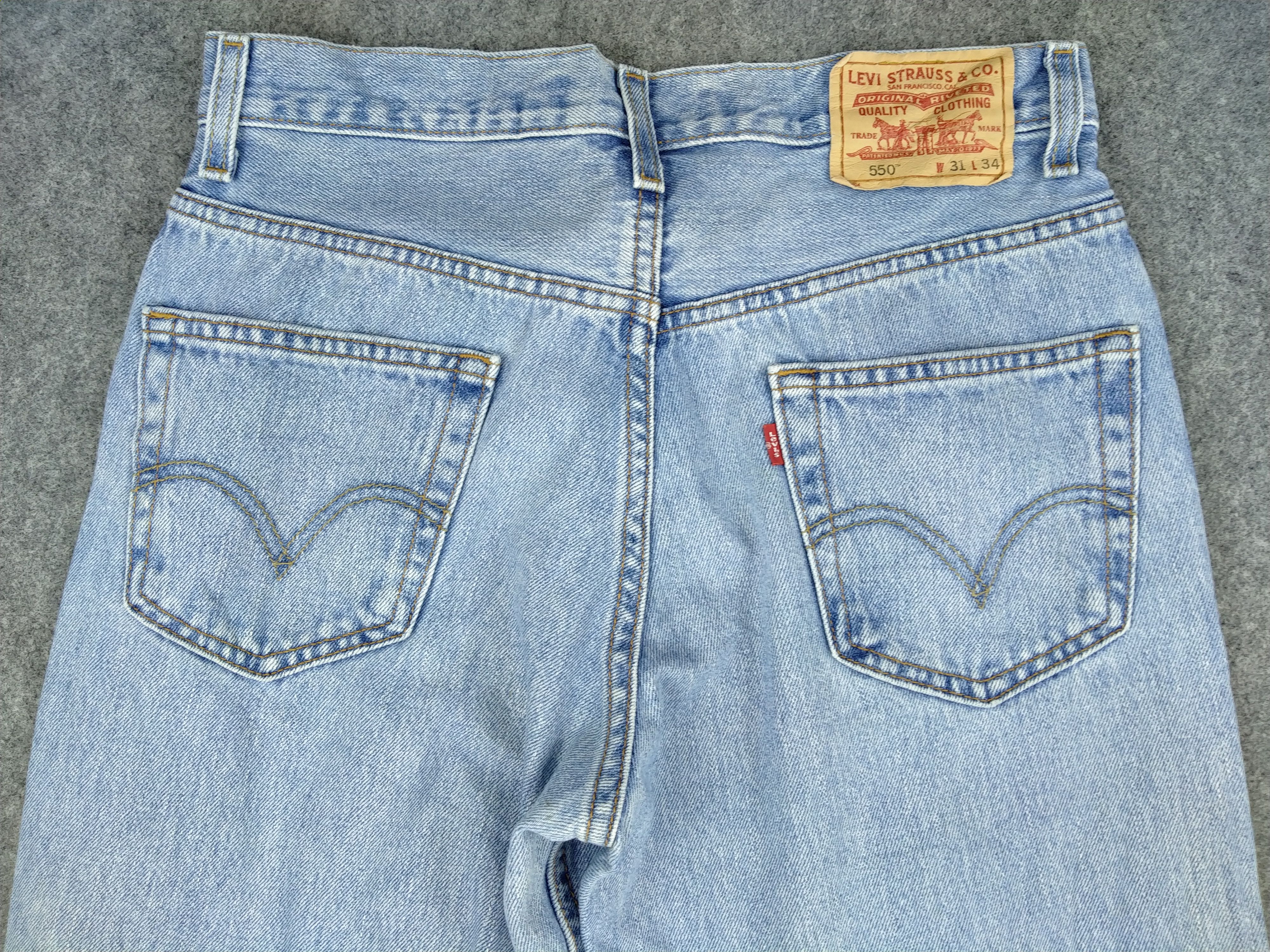 Vintage Light Wash Vintage Levi's 550 Relaxed Fit Denim -JN454 Size US 31 - 4 Thumbnail