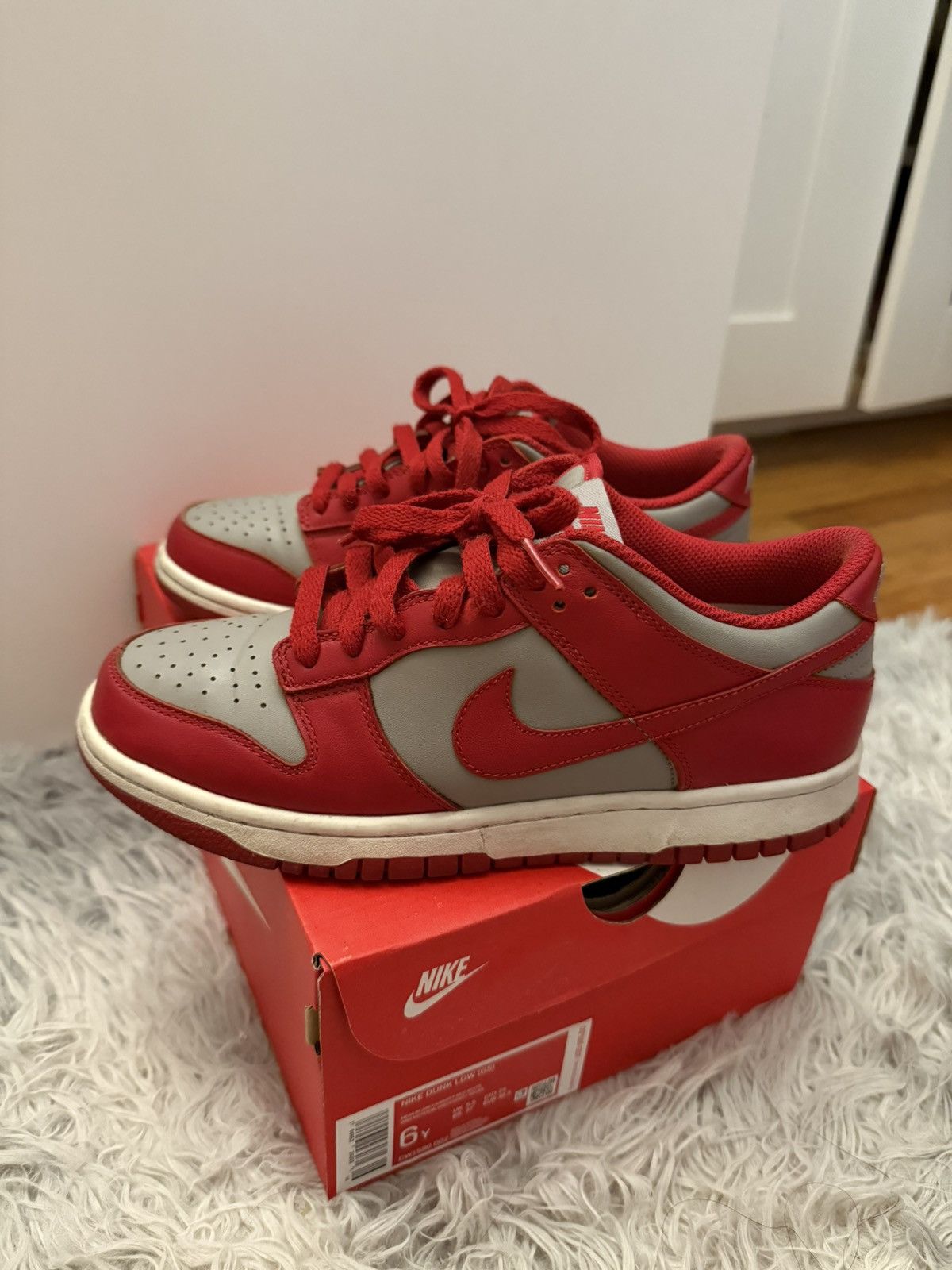 Nike Nike Dunk Low GS UNLV Size US 6 / EU 39 - 7 Thumbnail