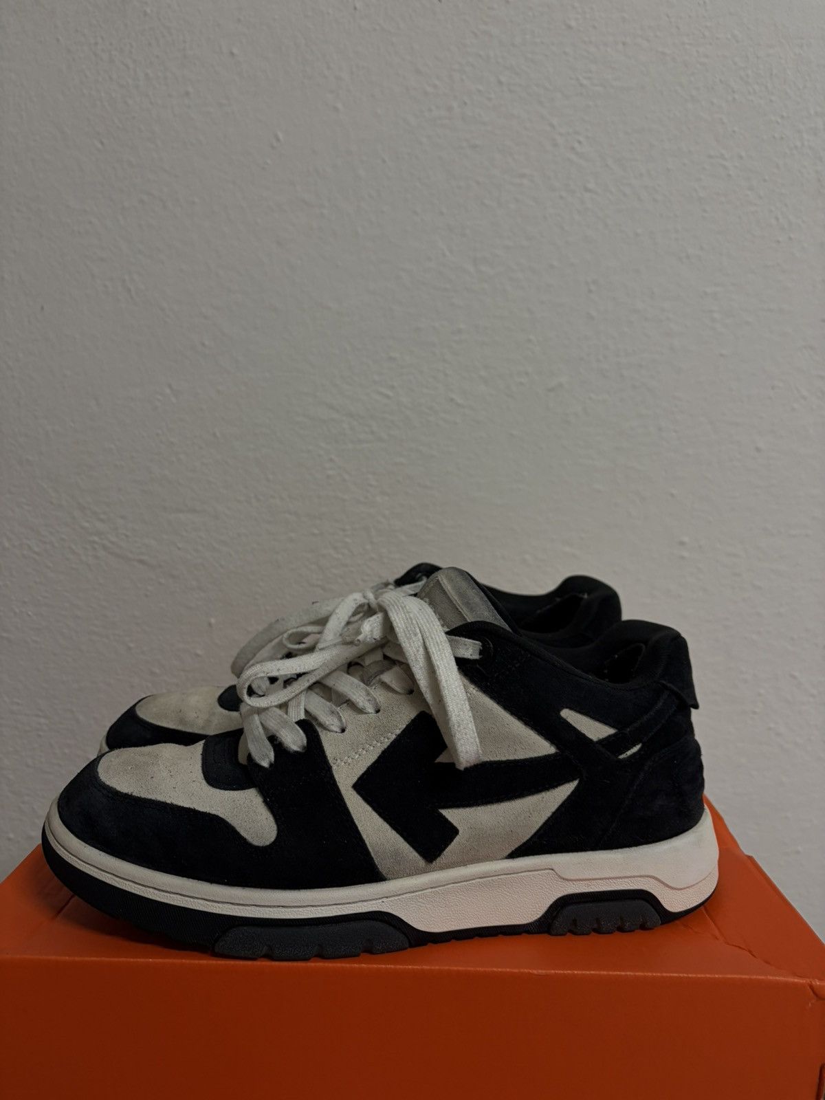 Off-White Off-White Out of Office 'Black White Suede' Size US 11 / EU 44 - 3 Thumbnail
