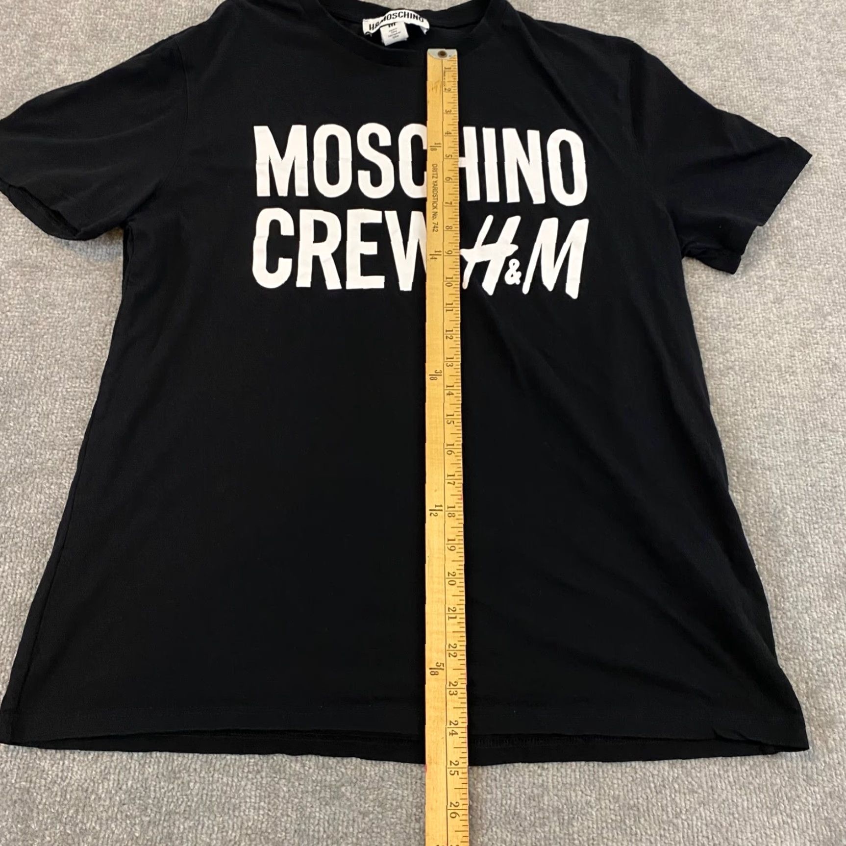 Moschino VINTAGE Moschino x H&M H&MOSCHINO Designer Jeremy Scott Shirt Mens M Black Short Sleeve Crew Neck Logo Graphic Tee Size US M / EU 48-50 / 2 - 4 Thumbnail