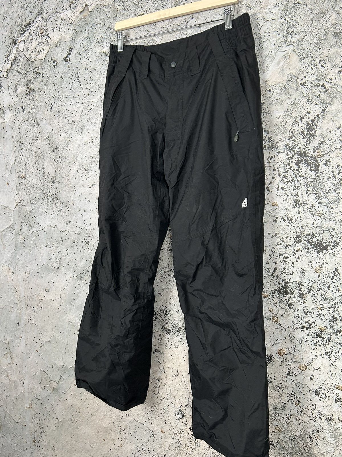 Nike ACG Nike ACG Vintage Snowboarding Ski Winter Pants Hype Rare Size US 34 / EU 50 - 2 Thumbnail