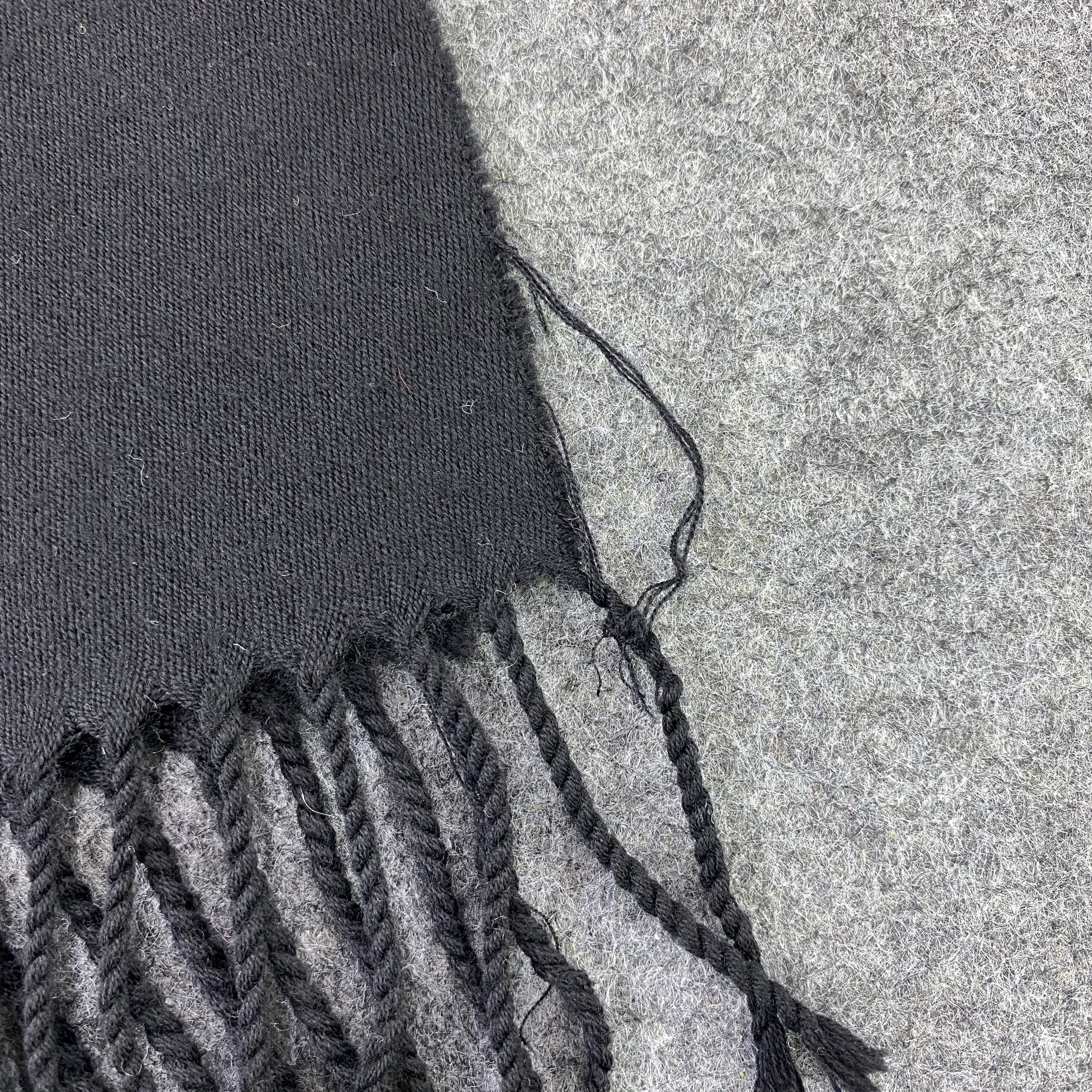 Fendi Fendi Scarf / Muffler / Neckwear-T1505 Size ONE SIZE - 10 Thumbnail