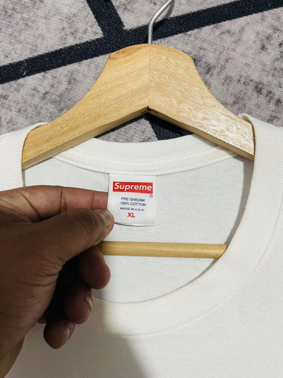 Supreme SUPREME Size US XL / EU 56 / 4 - 3 Thumbnail