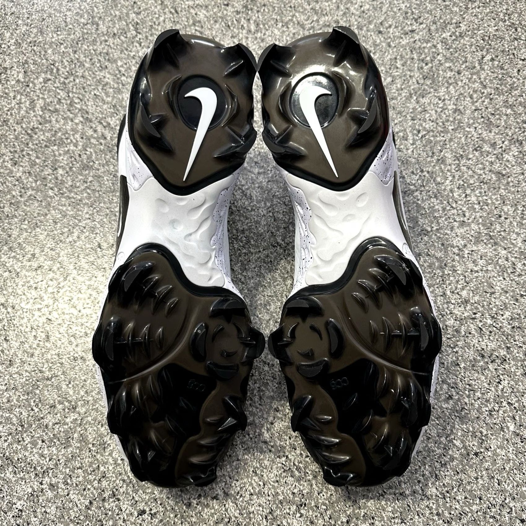 Nike Nike Alpha Huarache Elite 4 Low MCS Baseball Cleats Mens 16 White FD6255-108 Nike Alpha Huarache Elite 4 Baseball Cleats Mens 16 White Size US 15 / EU 48 - 5 Thumbnail