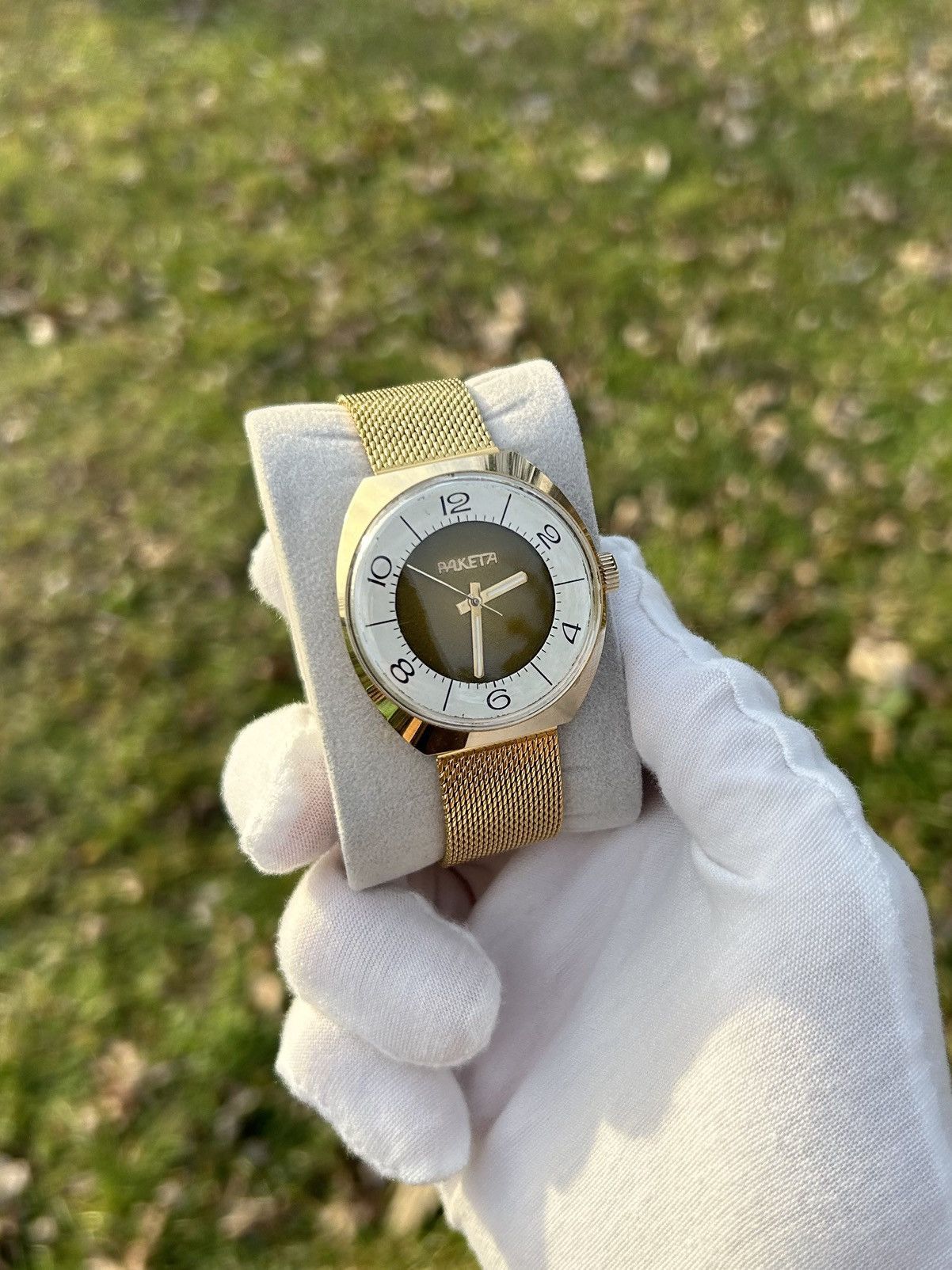 Vintage Vintage Watch Raketa Mechanical Made in USSR Authentic 1980s Size ONE SIZE - 13 Thumbnail