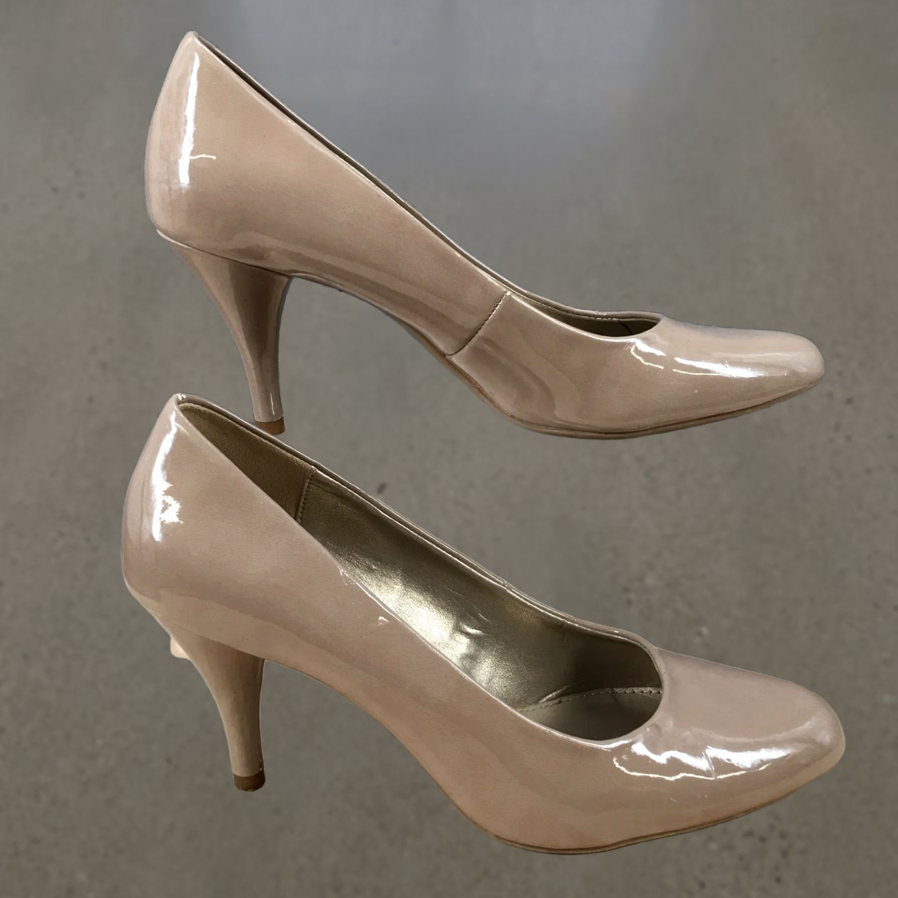 Vintage Bandolino Heels Womens 8 M Courteous Slip On Kitten Pumps Brown Patent Leather Size US 8 / IT 38 - 1 Thumbnail