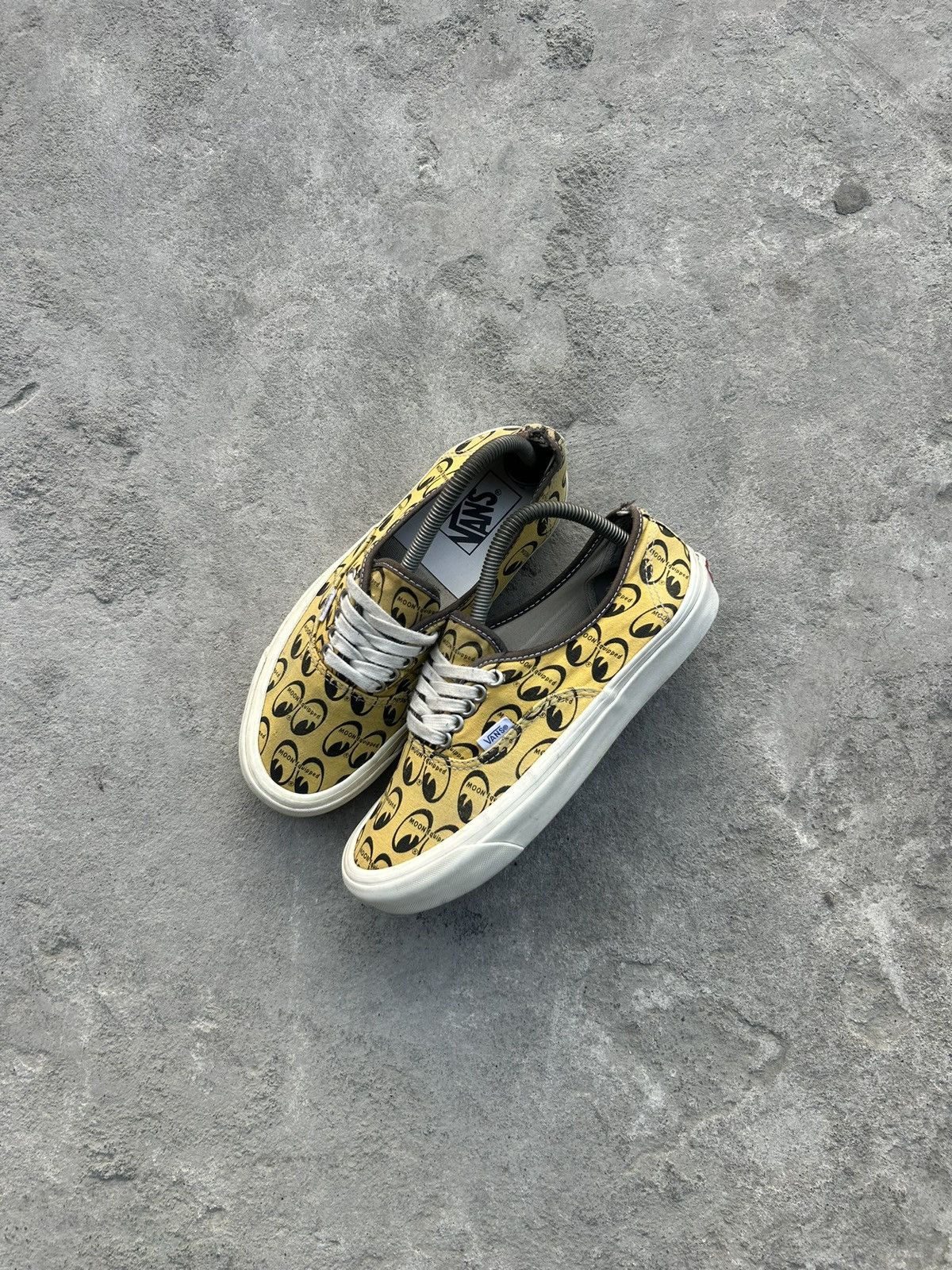 Vans Vans x Mooneyes Authentic 44 DX Anaheim Size US 7.5 / EU 40-41 - 1 Thumbnail