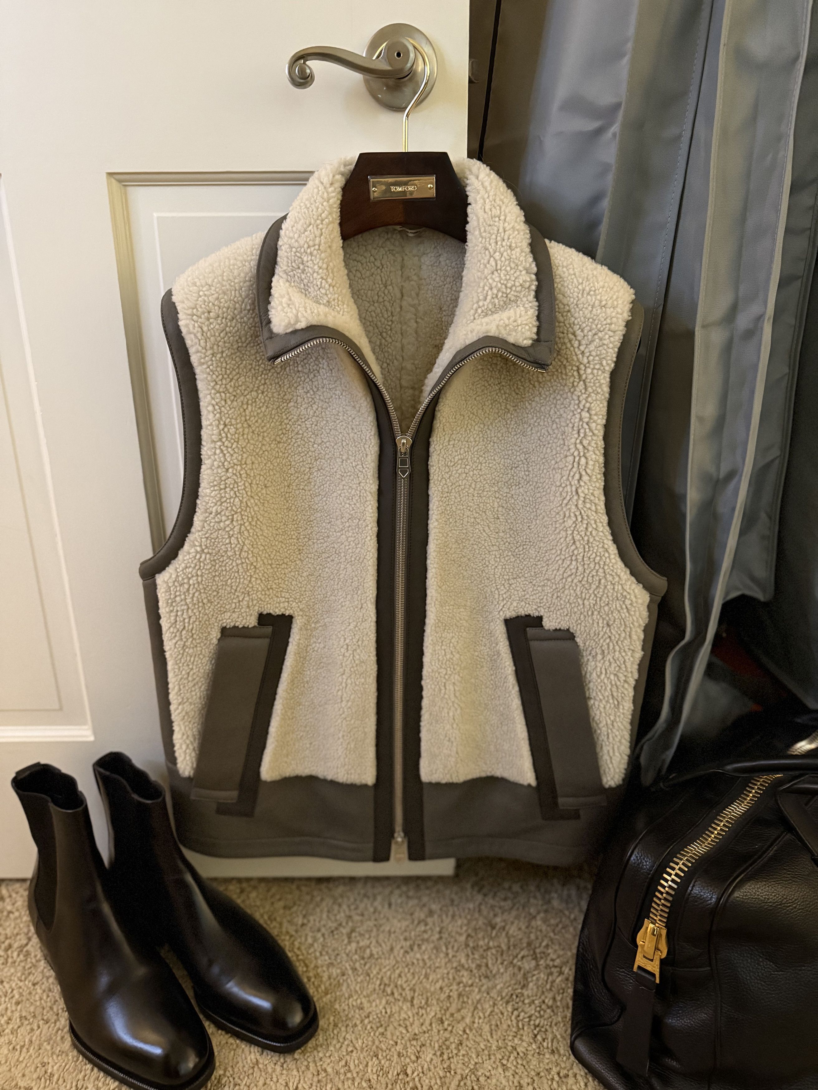 Hermes Ultimate Ultra Rare $16K w/tax Calf Shearling Leather Vest Size US M / EU 48-50 / 2 - 8 Thumbnail