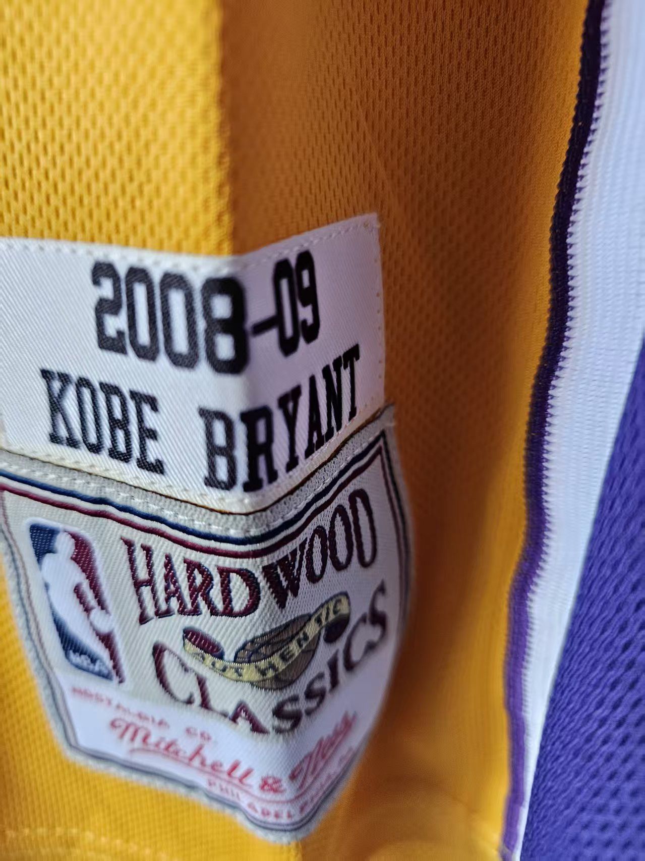 NBA Lakers 24 Kobe Bryant Jersey Yellow L Size US L / EU 52-54 / 3 - 4 Thumbnail