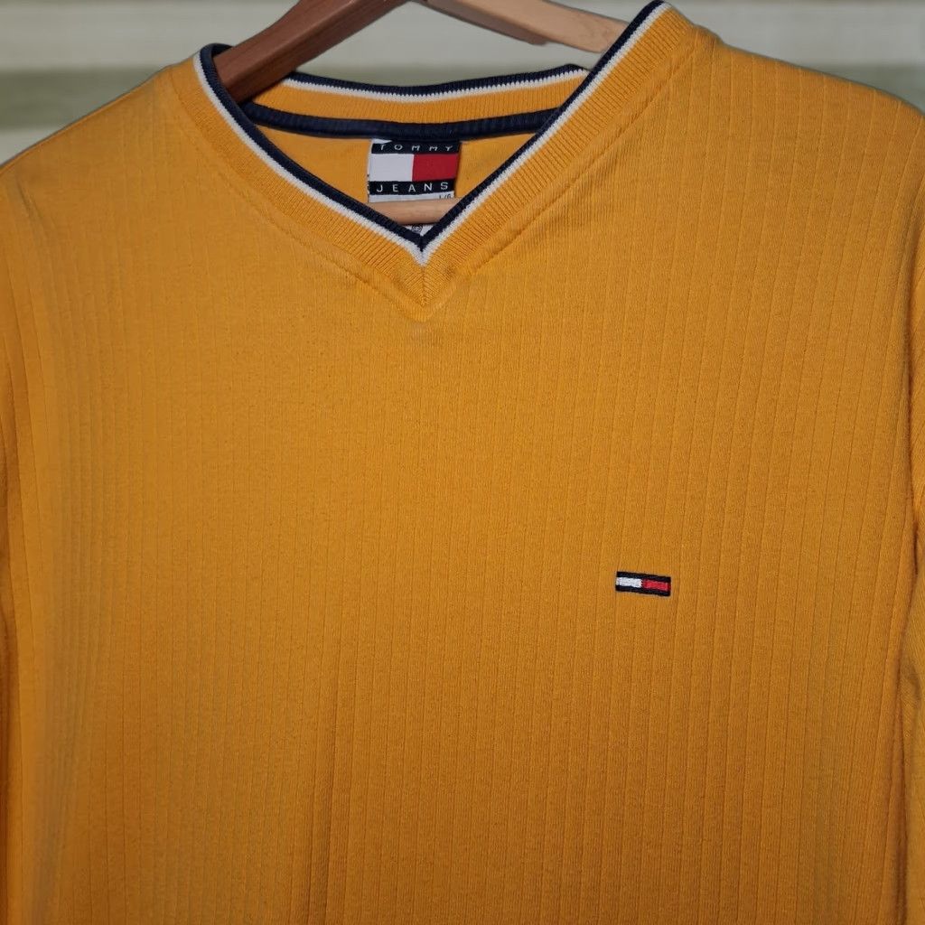 Tommy Hilfiger VINTAGE Tommy Hilfiger Tommy Jeans Shirt Mens L Ribbed Knit Gold Long Sleeve V Neck Size US L / EU 52-54 / 3 - 1 Thumbnail