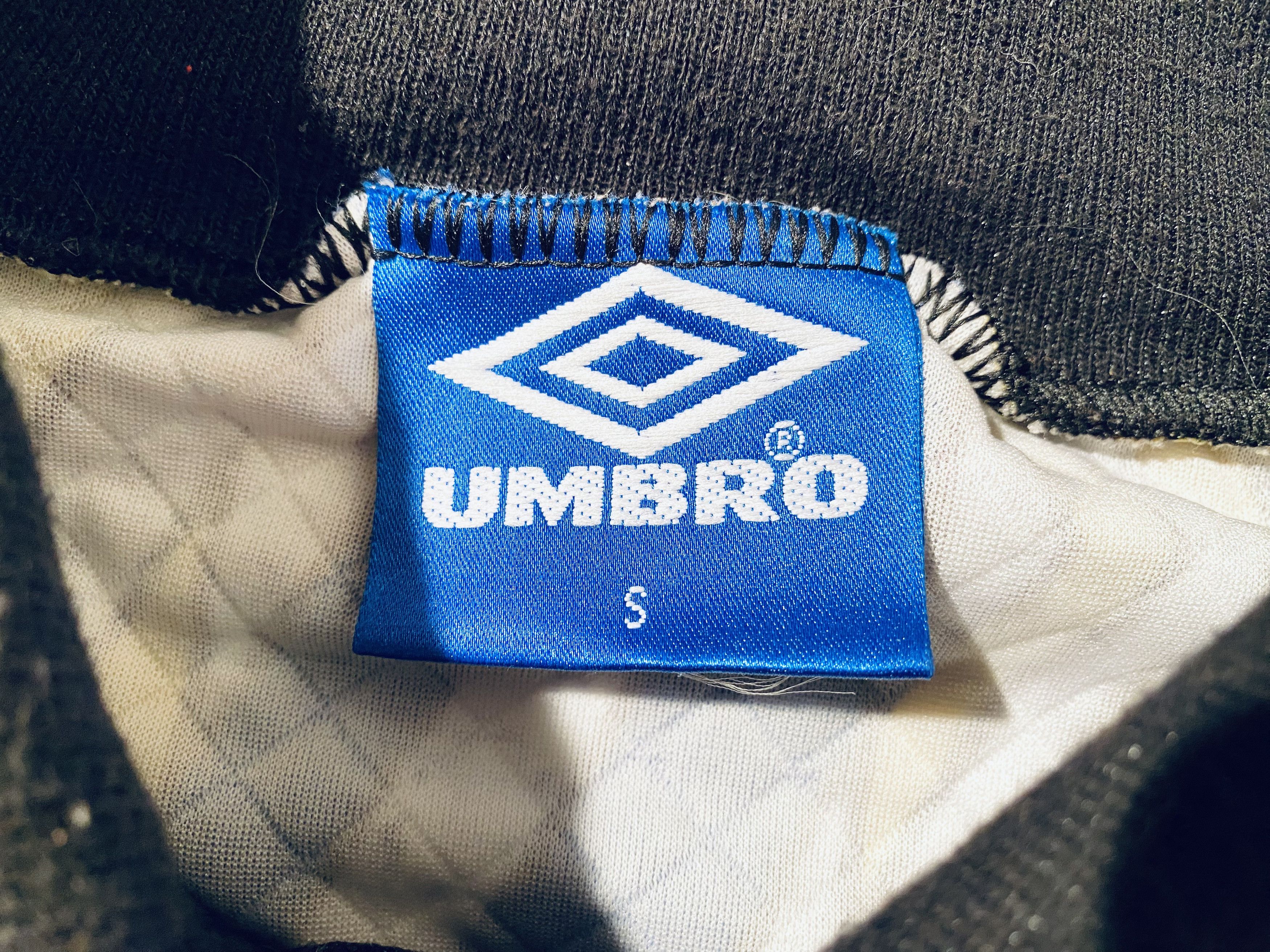 Umbro Manchester United Goalkeeper Away Jersey Shirt 1993 - 1995 Size US S / EU 44-46 / 1 - 10 Thumbnail