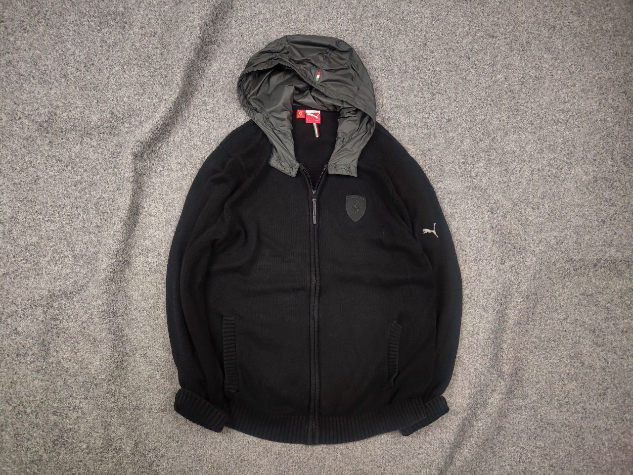 Puma x Ferrari Logo Black Zip hoodie Knit Jacket Vintage