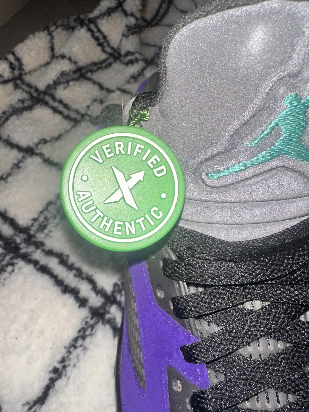Jordan Brand × Nike Jordan 5 Alternate Grapes Size US 9 / EU 42 - 2 Thumbnail
