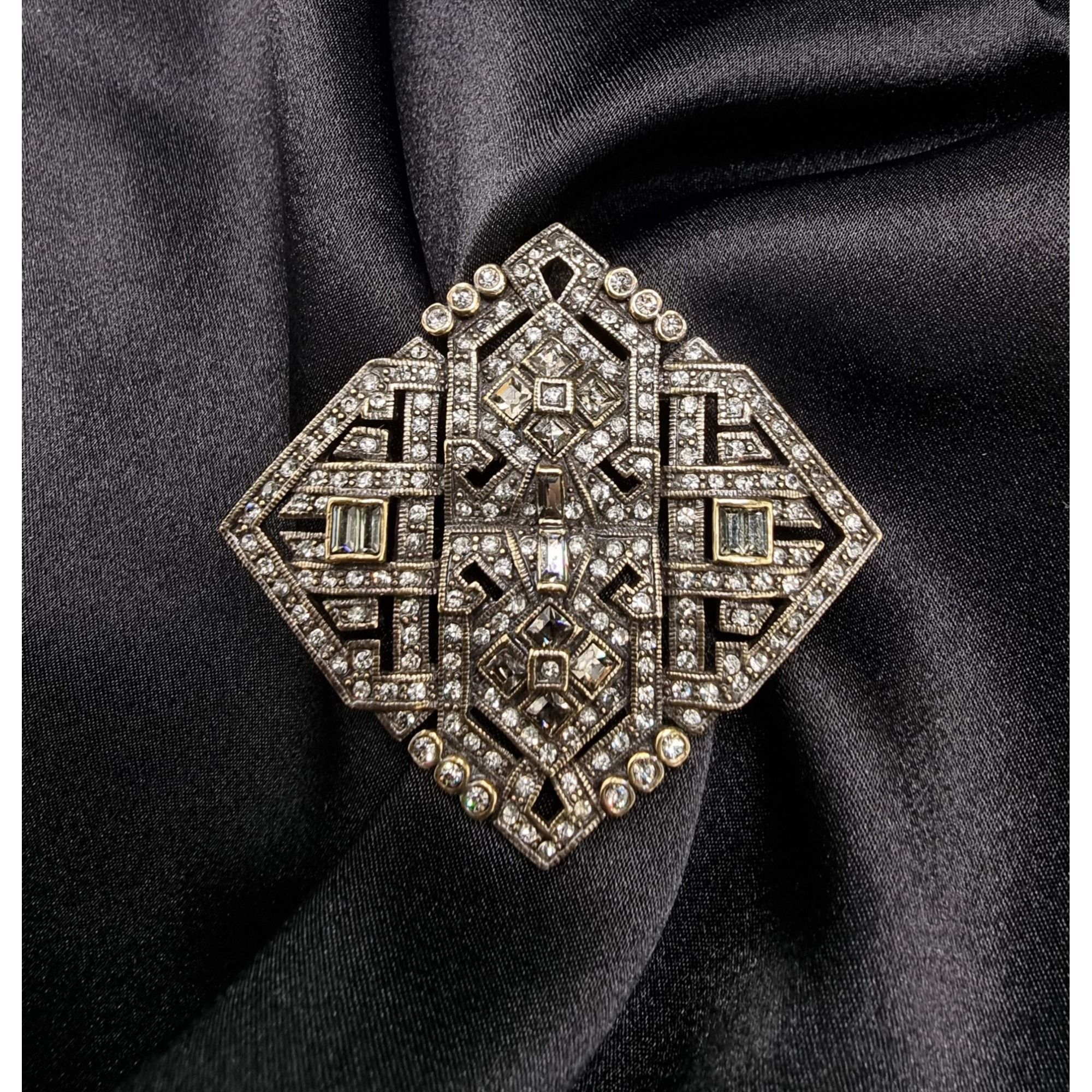 Vintage Heidi Daus Signed Geometric Crystal Brooch Pin Rhinestone De Size ONE SIZE - 1 Thumbnail