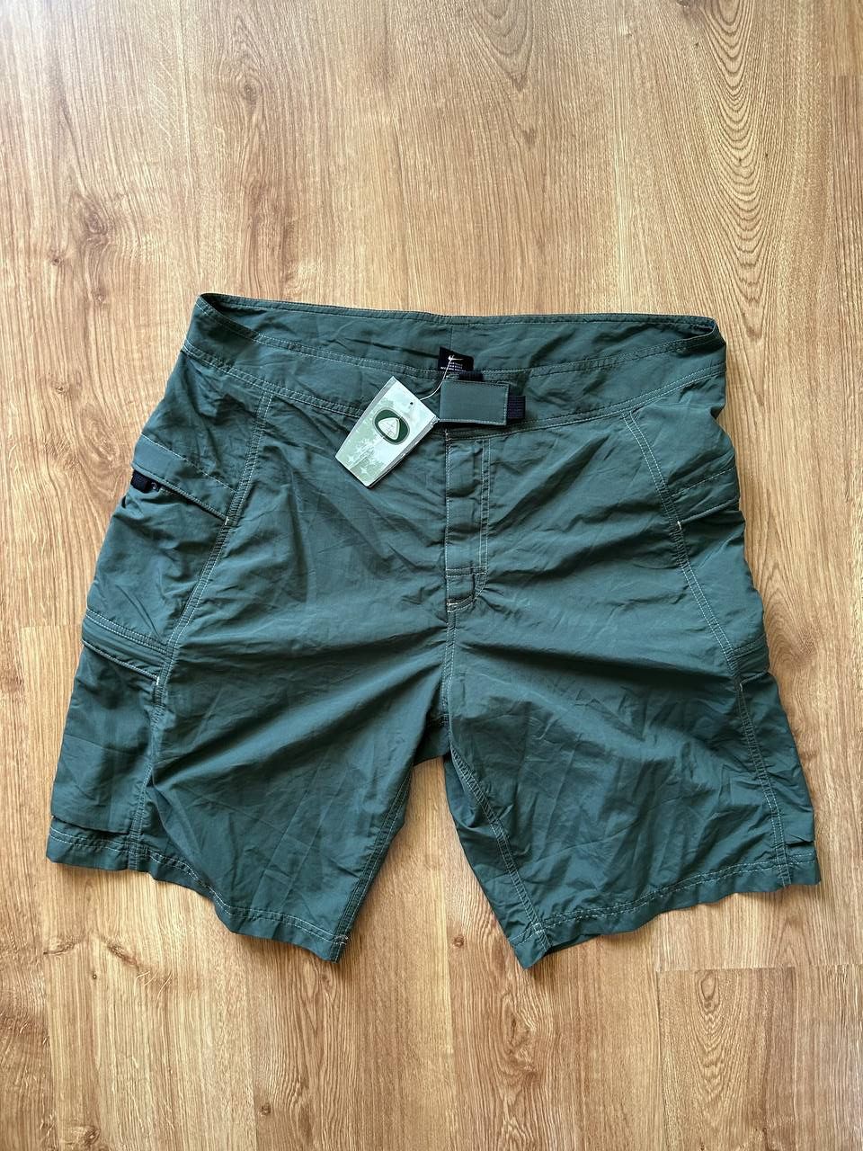 Nike ACG Nike ACG Spring 2001 Green Nylon 4 Pocket Cargo Shorts Size US 38 / EU 54 - 1 Thumbnail