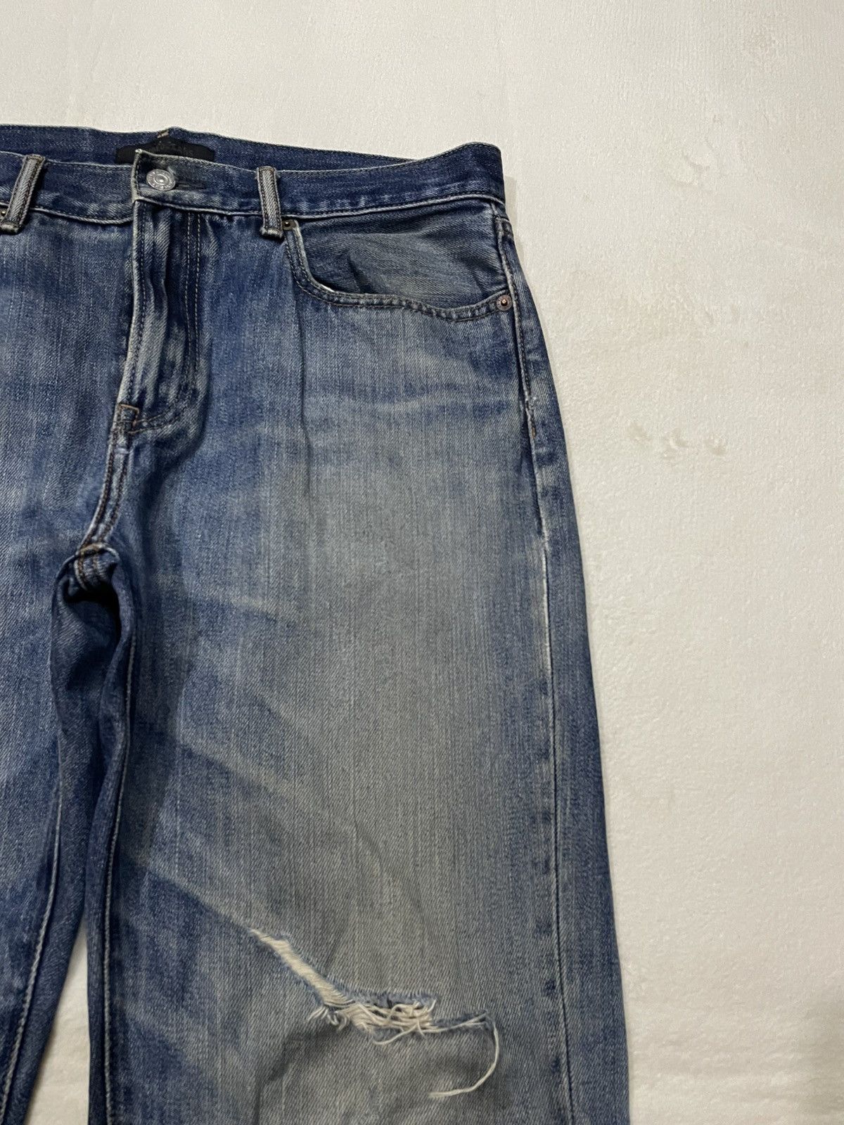 Uniqlo Vintage Uniqlo Diatress Faded Dark Blue Jeans Size US 35 - 4 Thumbnail