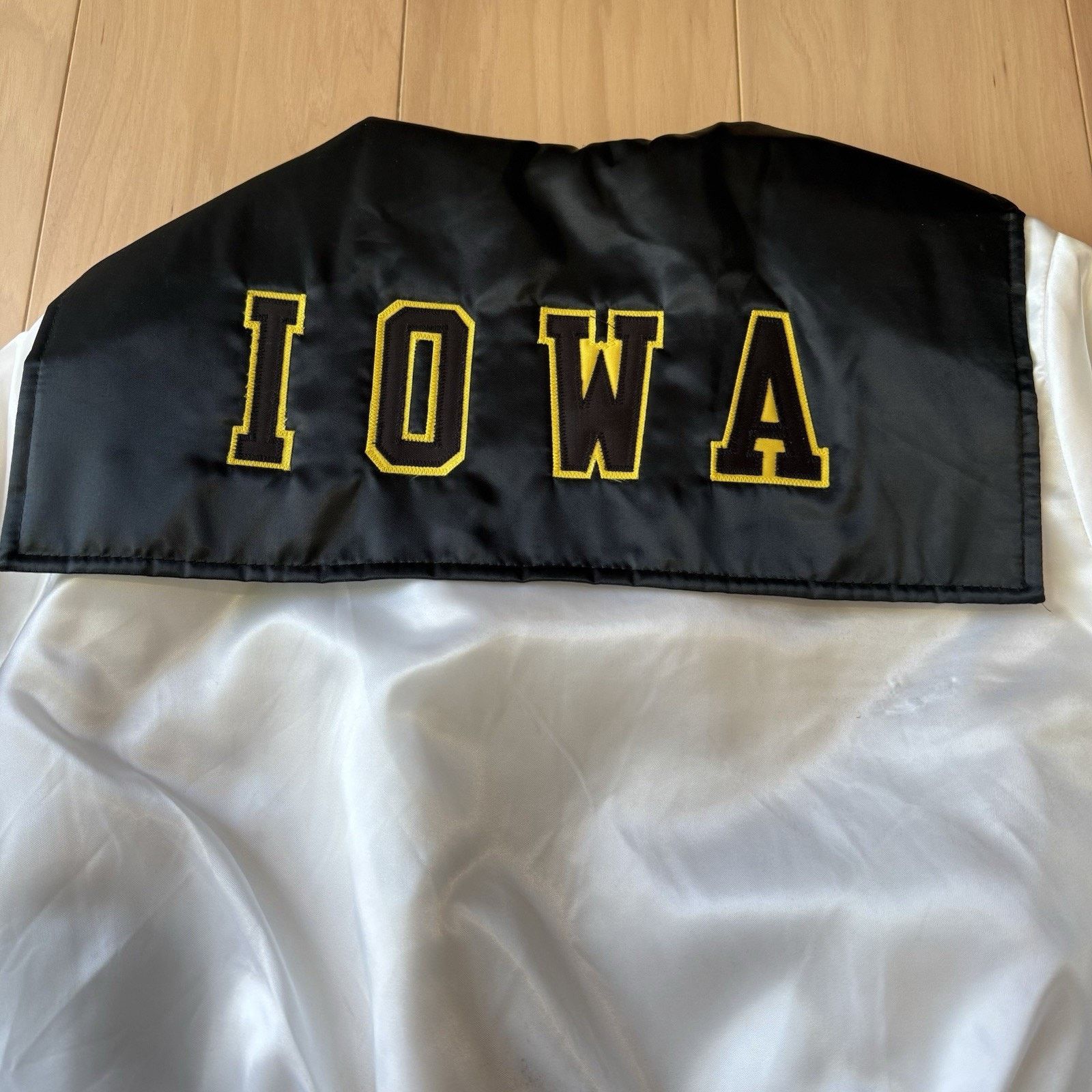 Chalk Line × Vintage Vintage Iowa Hawkeyes Jacket Women's XL White 80s Bomber Size XL / US 12-14 / IT 48-50 - 9 Thumbnail