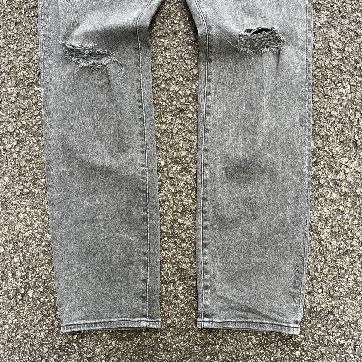 GU × Undercover Undercover × GU Damage Jeans Gray Pants Distressed Size US 28 / EU 44 - 2 Thumbnail