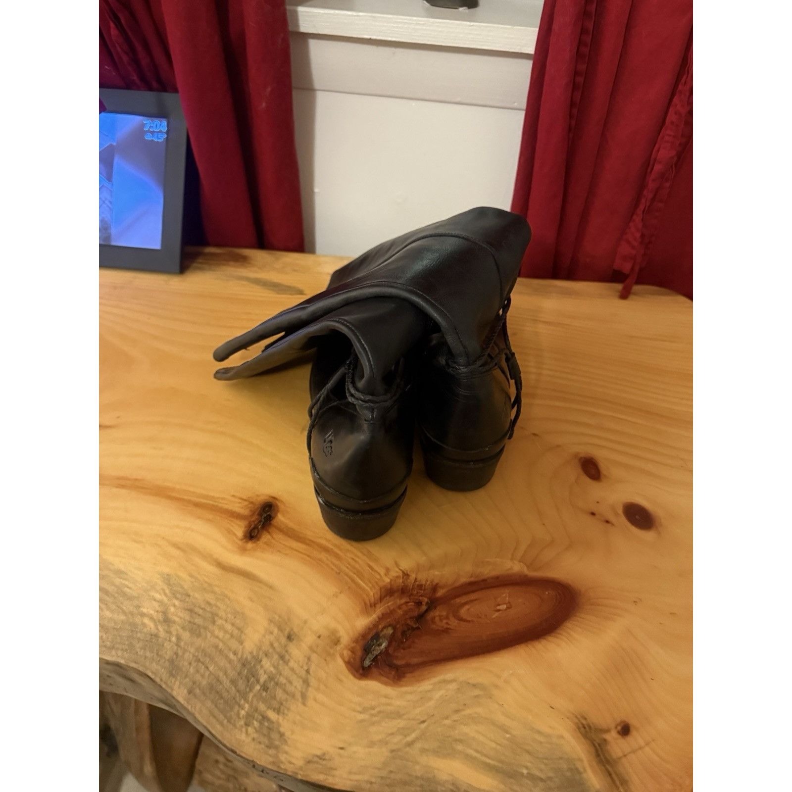 Ugg UGG Black Leather Boots Ladies Size 8 Size US 8 / IT 38 - 4 Thumbnail
