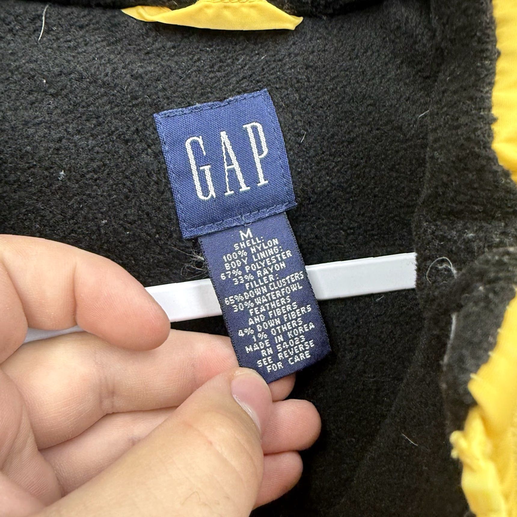 Gap GAP Down Puffer Vest Womens Medium Yellow Full Zip Fleece Lined Size M / US 6-8 / IT 42-44 - 4 Thumbnail