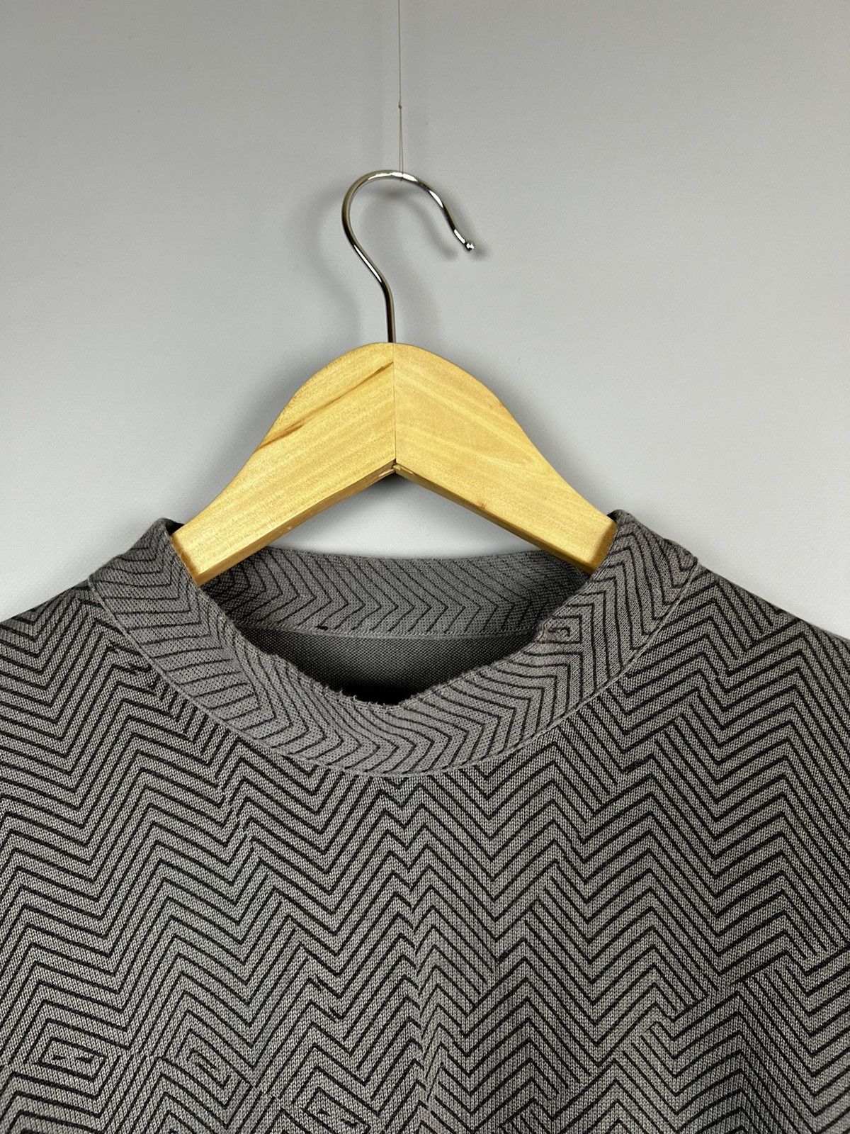 Giorgio Armani Giorgio Armani sweatshirt asymmetrical geometric print Size US M / EU 48-50 / 2 - 5 Thumbnail