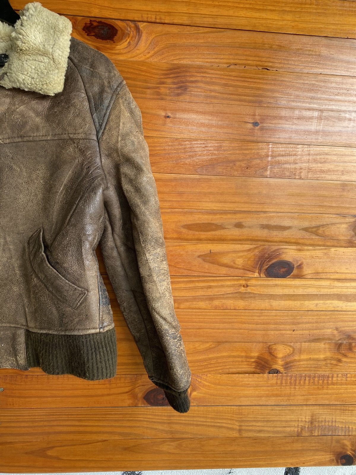 Avirex Vintage 80s AVIREX B-3 Shearling Flight Jacket | Distressed Size US S / EU 44-46 / 1 - 6 Thumbnail