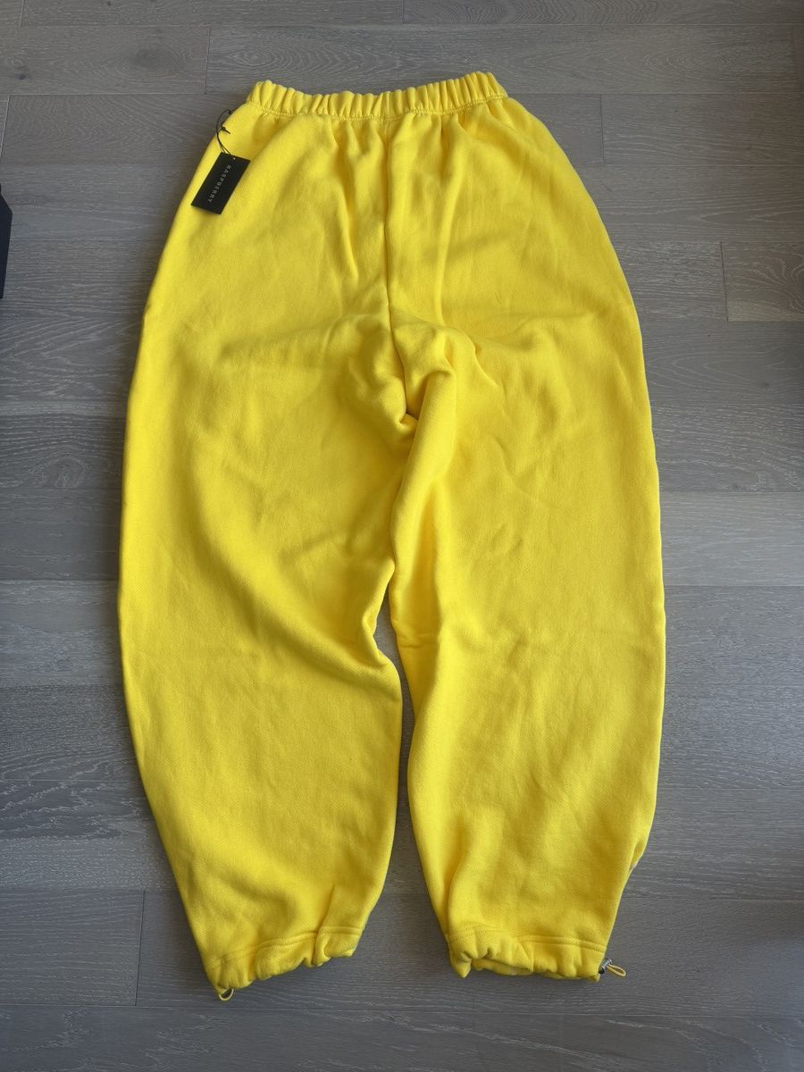 The GV Gallery MEDIUM GV GALLERY RASPBERRY HILLS LEMON DROP SWEATS ✅❤️ NEW Size US 32 / EU 48 - 6 Thumbnail