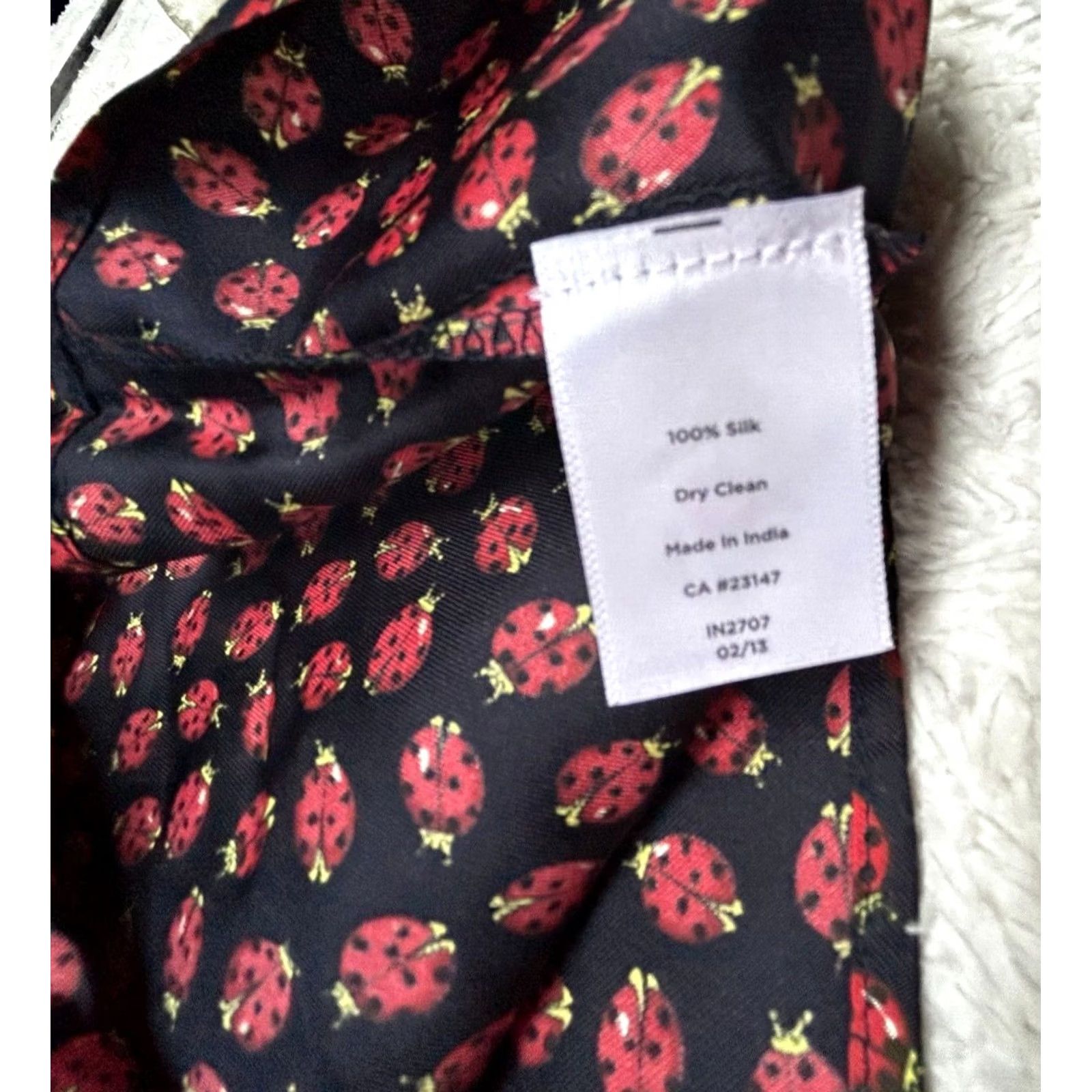 Talbots Talbots Blouse Shirt Sleeveless Silk Pleated Neck PS Women Blue Red Ladybug Pattern Size S / US 4 / IT 40 - 4 Thumbnail
