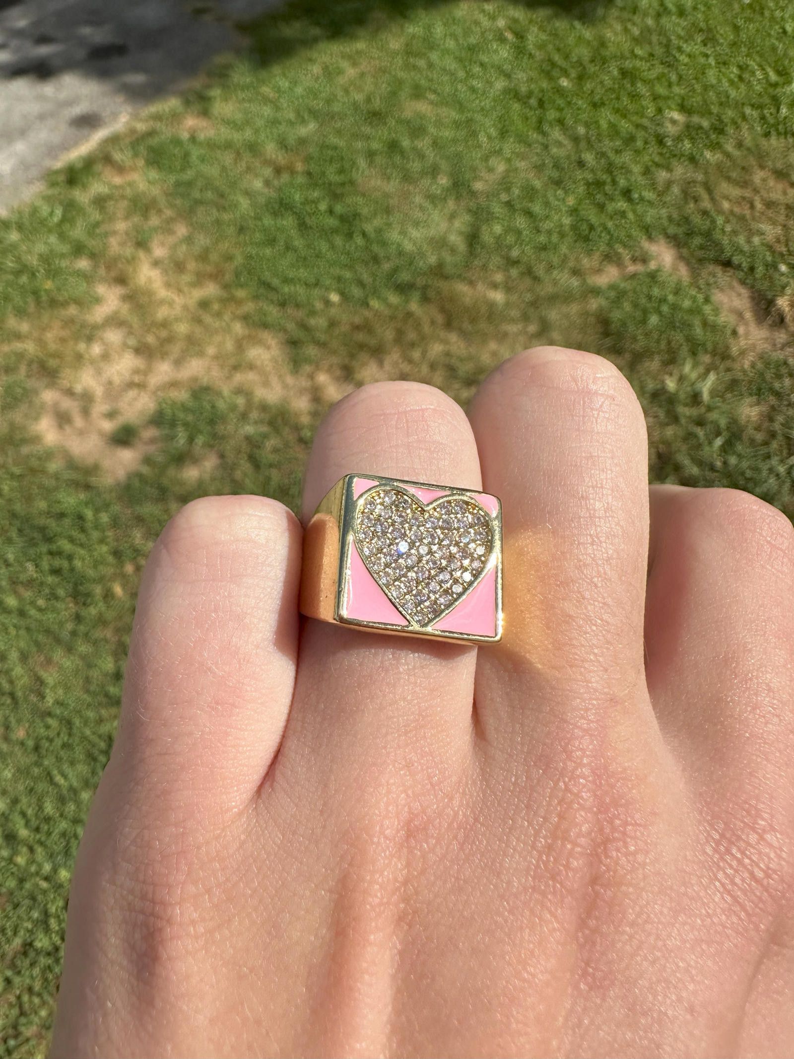 Jewelry Pink Enamel / Gold Heart Ring Adjustable Sizing Size ONE SIZE - 2 Thumbnail