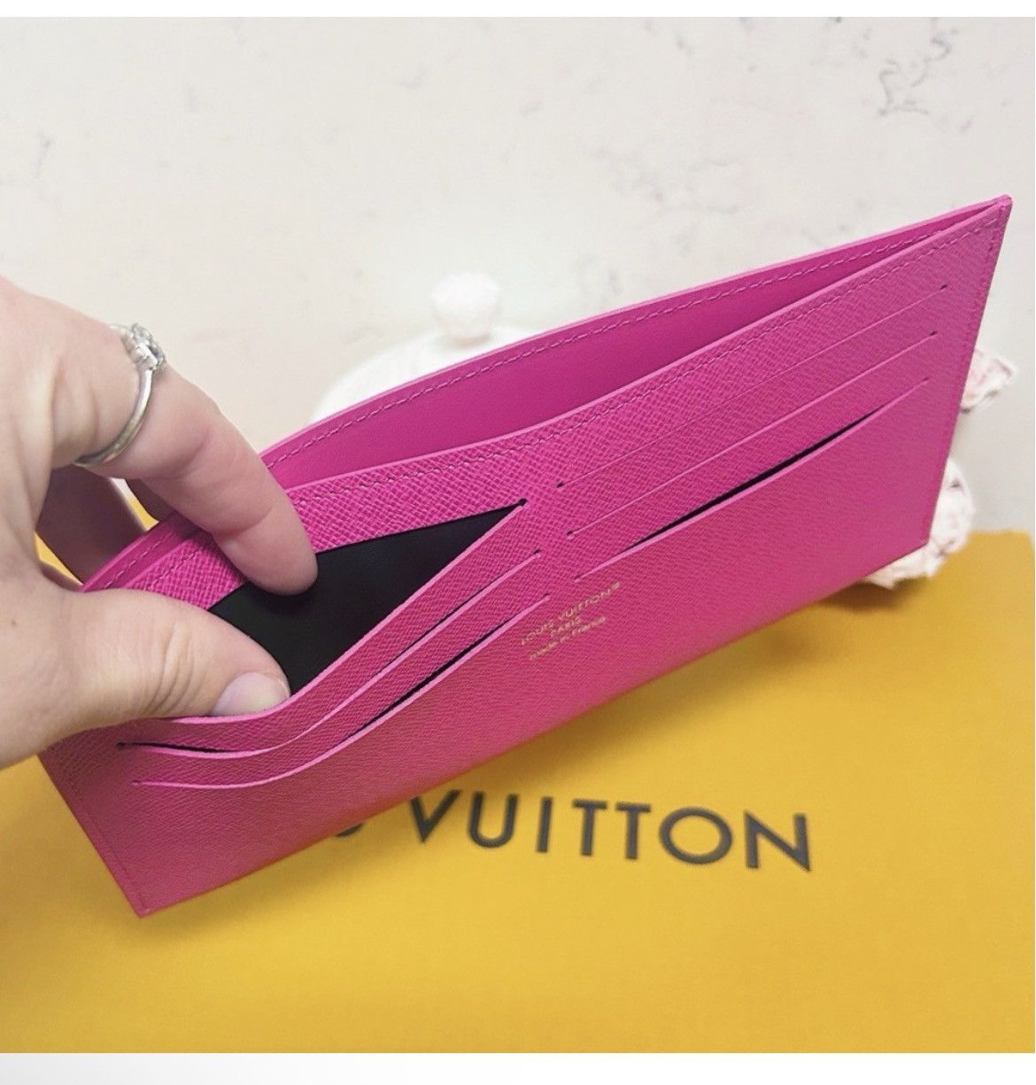 Louis Vuitton Authentic Louis Vuitton NEW Kirigami Card Holder FLUO Pink Size ONE SIZE - 1 Thumbnail