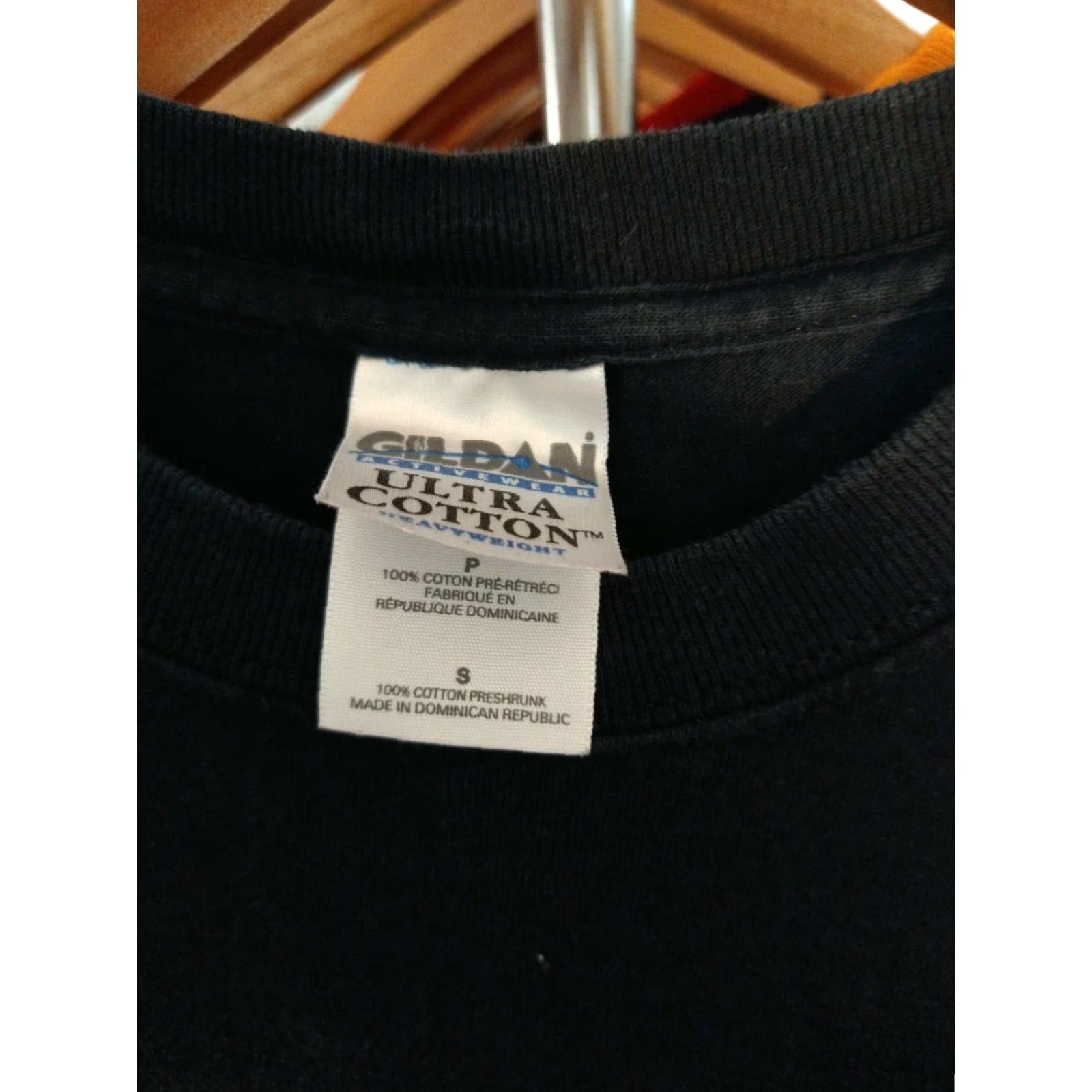 Gildan VINTAGE Gildan Ultra Cotton T-Shirt Size S Black Unisex Adults Crew Neck Short Sleeve (Rent) Size US S / EU 44-46 / 1 - 2 Thumbnail