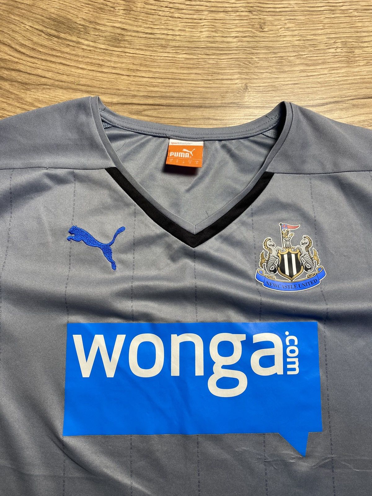Puma Newcastle United 2014-15 Away Football Shirt Puma Jersey S Size US S / EU 44-46 / 1 - 5 Thumbnail